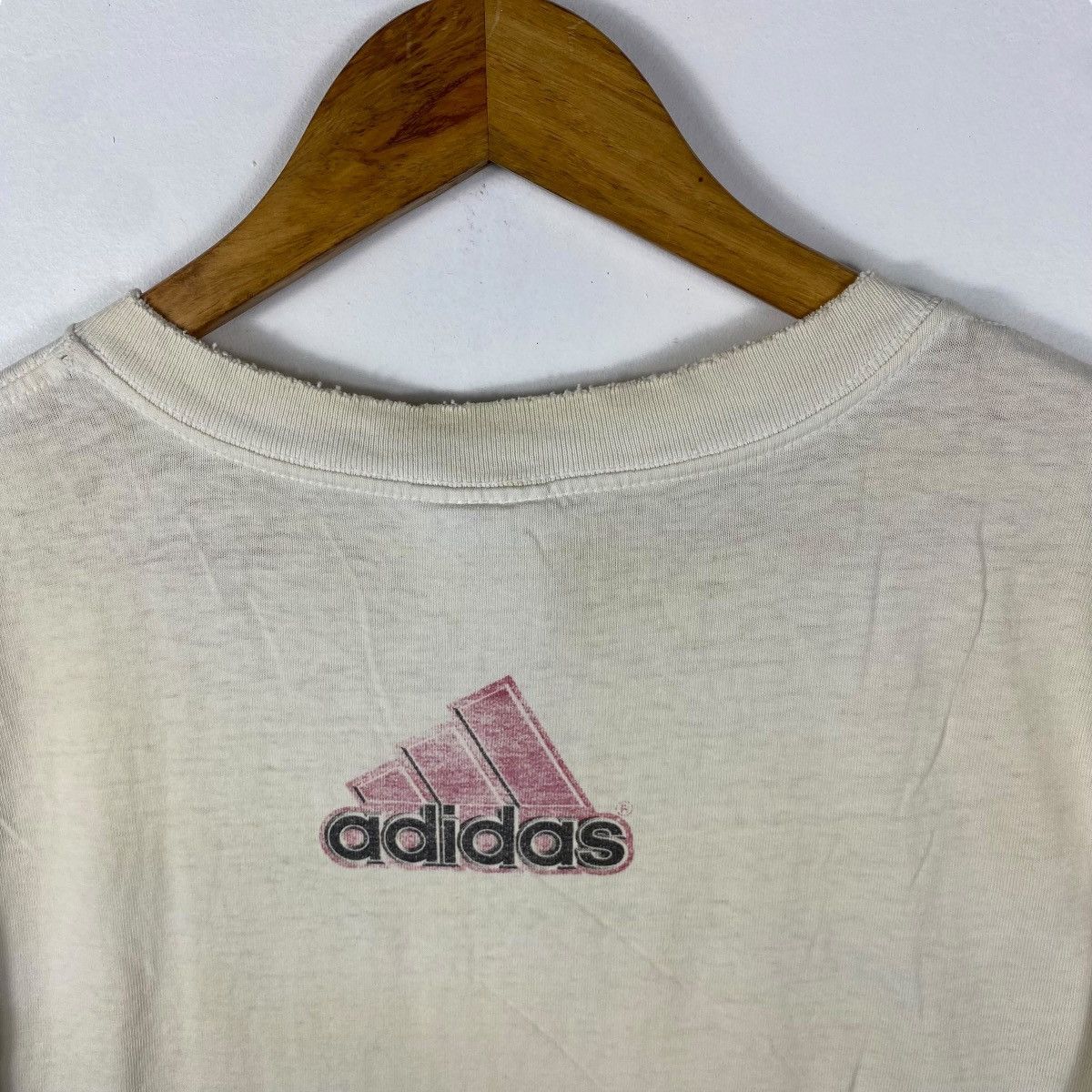 Adidas Distressed Vintage 90's ADIDAS Logo Faded Tee Shirt Medium Size US M / EU 48-50 / 2 - 5 Thumbnail