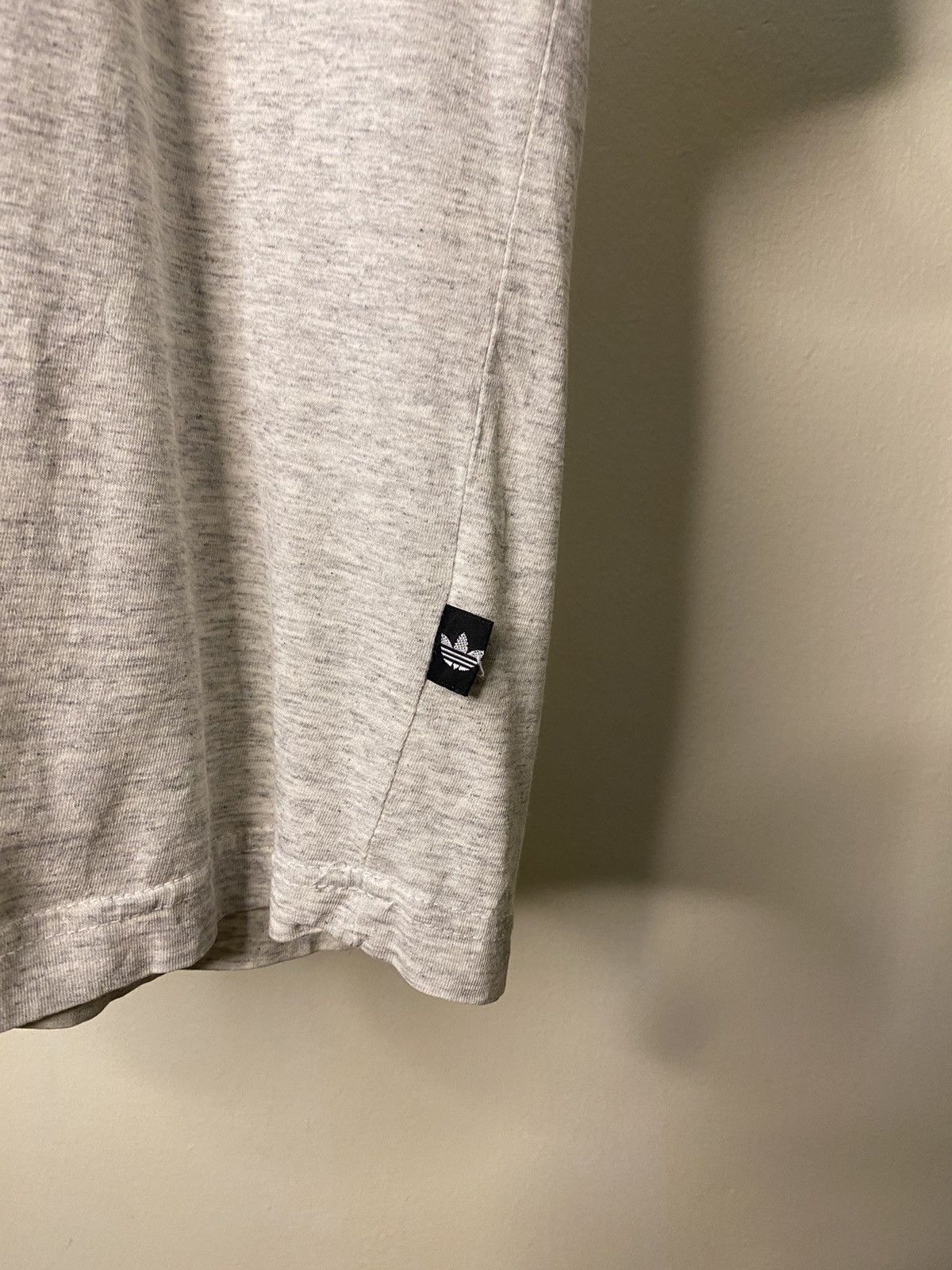 Adidas × Vintage Vintage Adidas Print Small Logo At Sleeve Tshirt Size US L / EU 52-54 / 3 - 3 Thumbnail