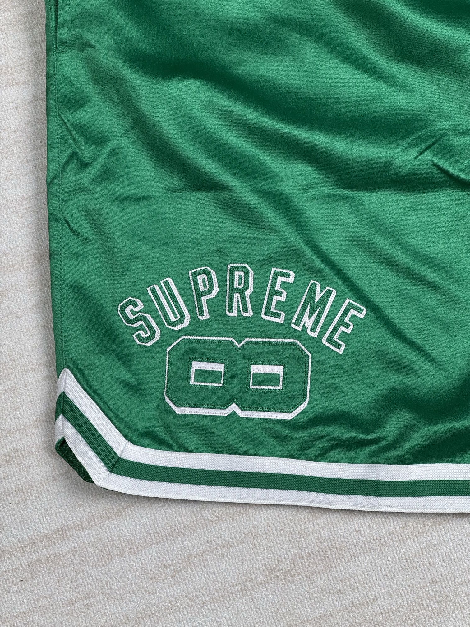Supreme Supreme Mitchell & Ness Satin Basketball Short Size US 34 / EU 50 - 3 Thumbnail