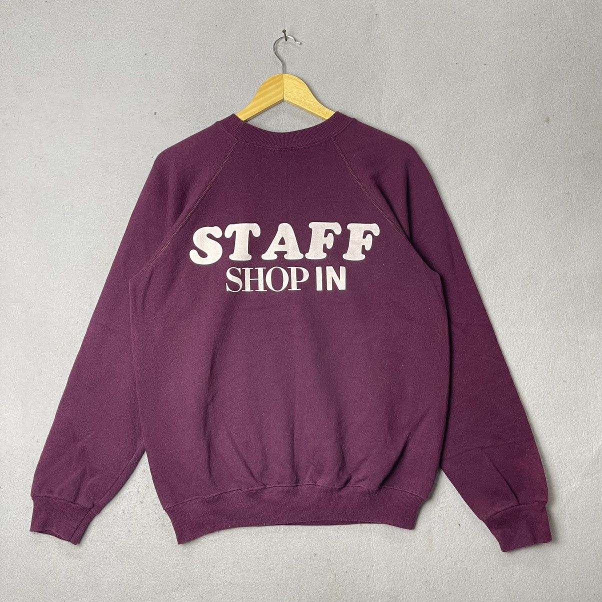 Hanes Vintage 80s Hanes “STAFF SHOP IN” Crewneck USA Size US L / EU 52-54 / 3 - 1 Thumbnail