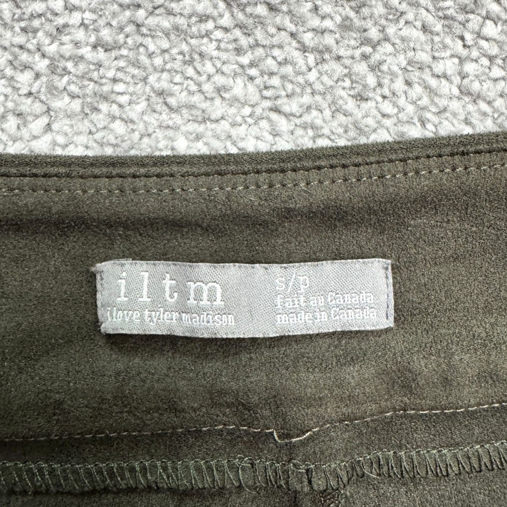 Madison I Love Tyler Madison Green Wide-Leg Pants Womens S Faux Suede Pull On Dress Pant Buttonless? (removed extra text) Size 28" / US 6 / IT 42 - 7 Thumbnail