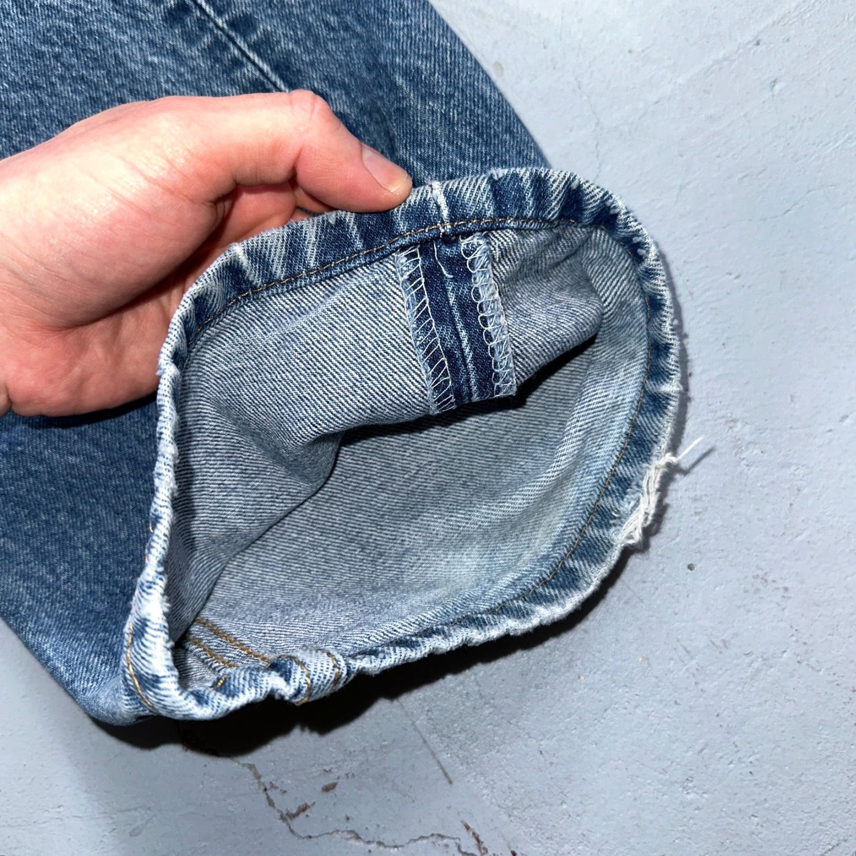 Levi's VINTAGE Levi's 501 Jeans Straight 38x32 Men Blue Denim 90s 501 Series Comfort Regular Straight Leg 5-Pocket Jeans Mens Size US 38 / EU 54 - 4 Thumbnail