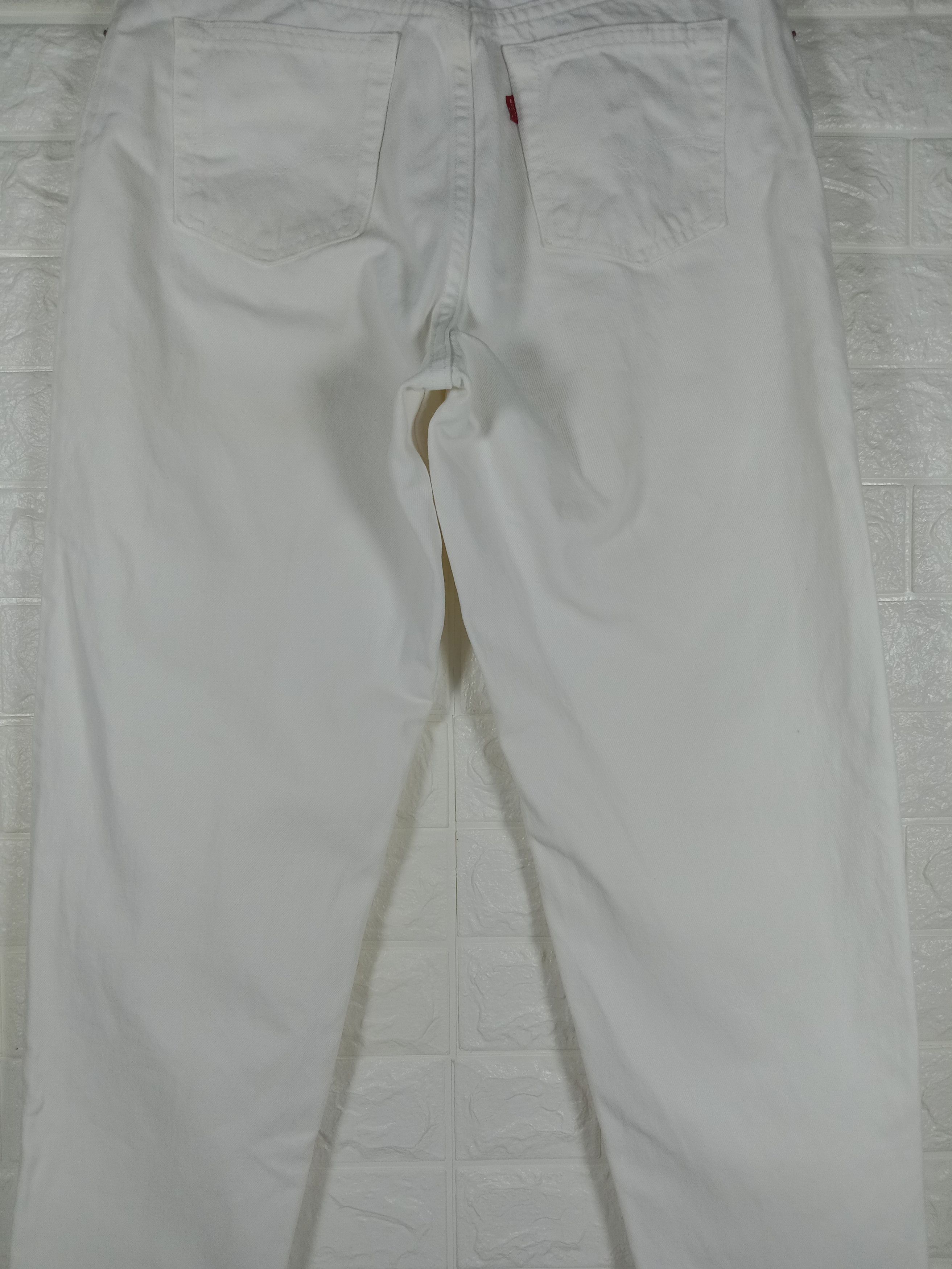 Vintage 90s Levi’s 551 Jeans Relaxed Fit White Denim