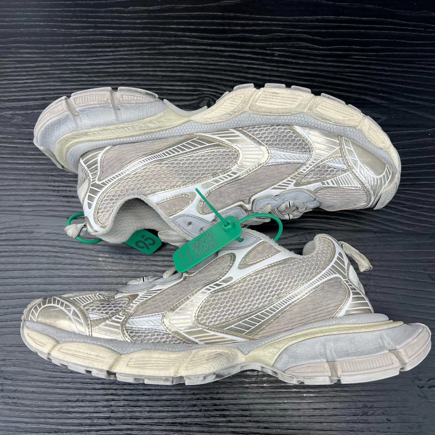 Balenciaga Balenciaga 3xl Light Beige 44 Size US 11 / EU 44 - 2 Thumbnail