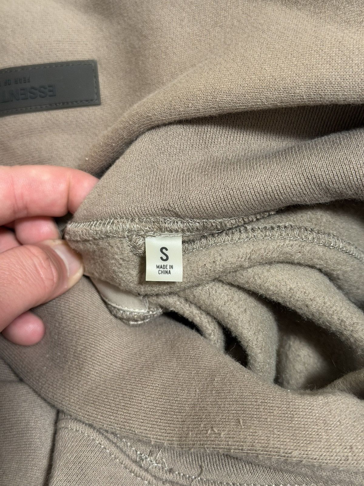 Fear of God 🔥300$ Fear of God ESSENTIALS Men's Core Logo Fleece Hoodie Size US S / EU 44-46 / 1 - 8 Thumbnail