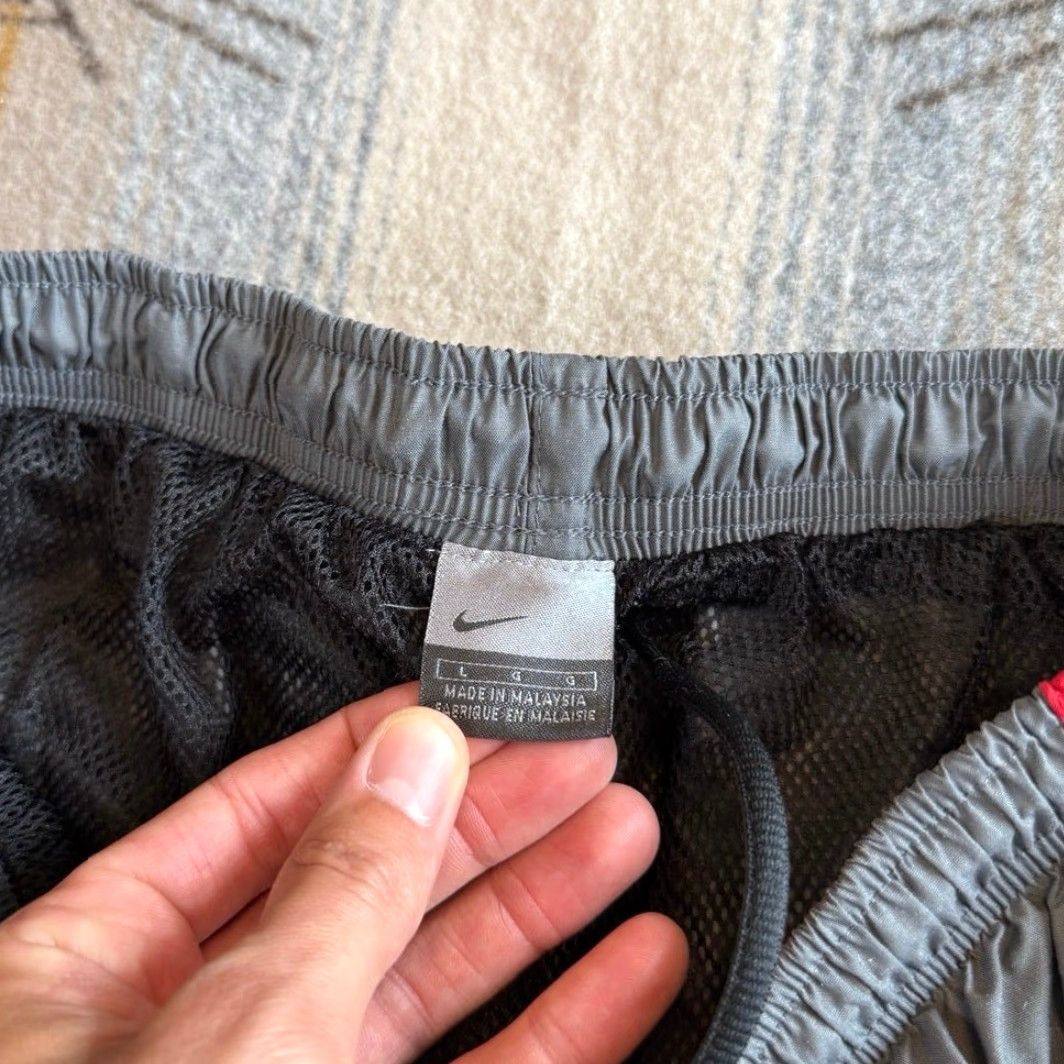 Nike VINTAGE Nike Track Pants Mens L Gray Solid Drawstring Inseam 31in Streetwear Y2K Size US 33 - 3 Thumbnail