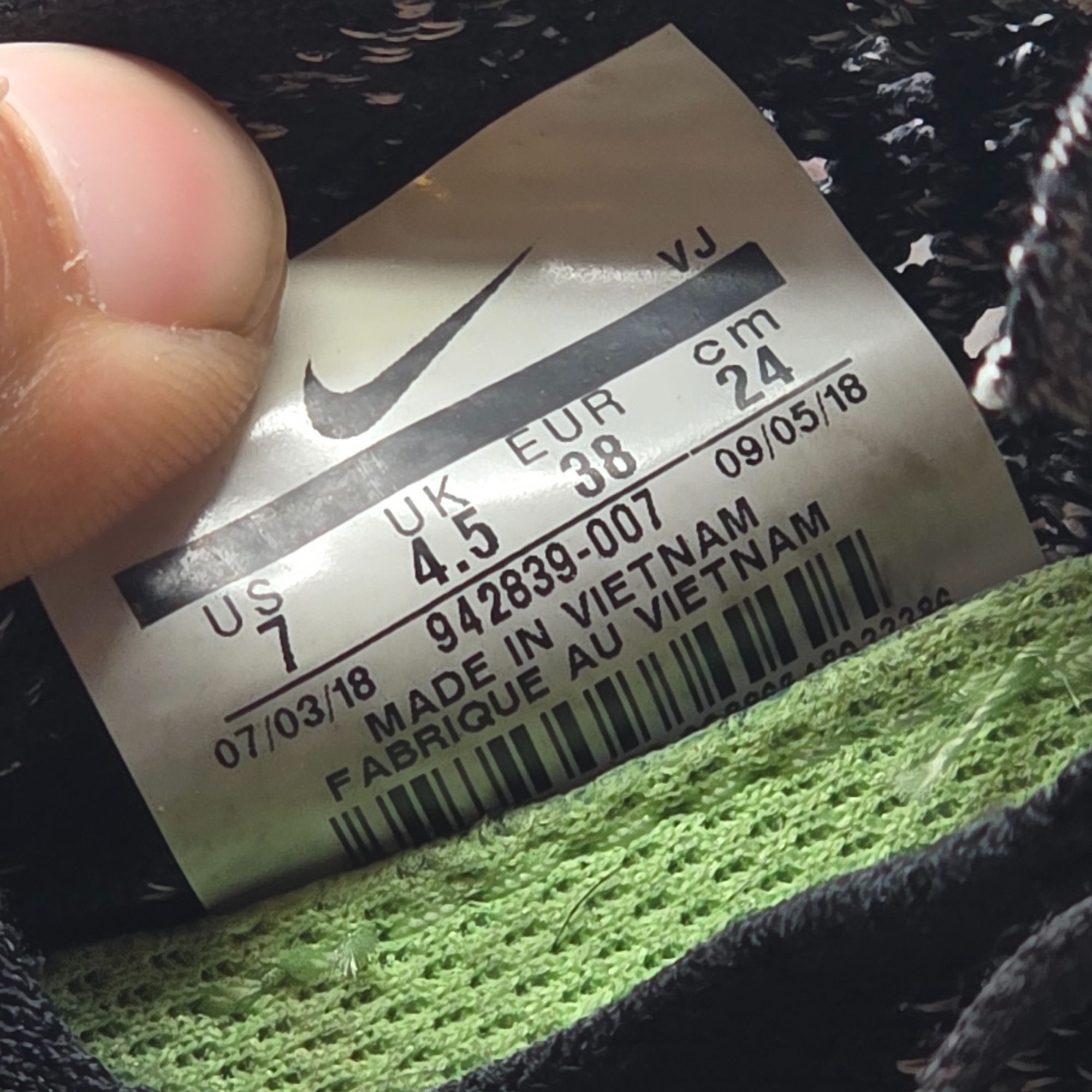 Nike Nike Free RN Flyknit 2018 Womens Size 7 Black Pink Athletic Size US 7 / IT 37 - 6 Thumbnail