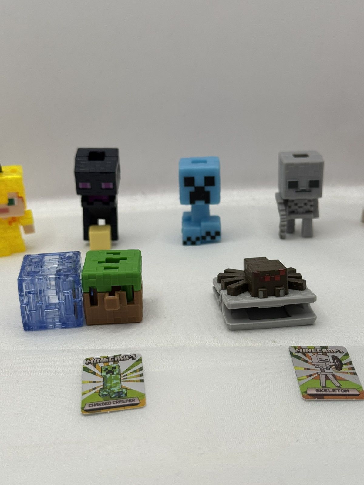 The Game Minecraft Enderman Kinder Toy Collectible Size ONE SIZE - 10 Thumbnail