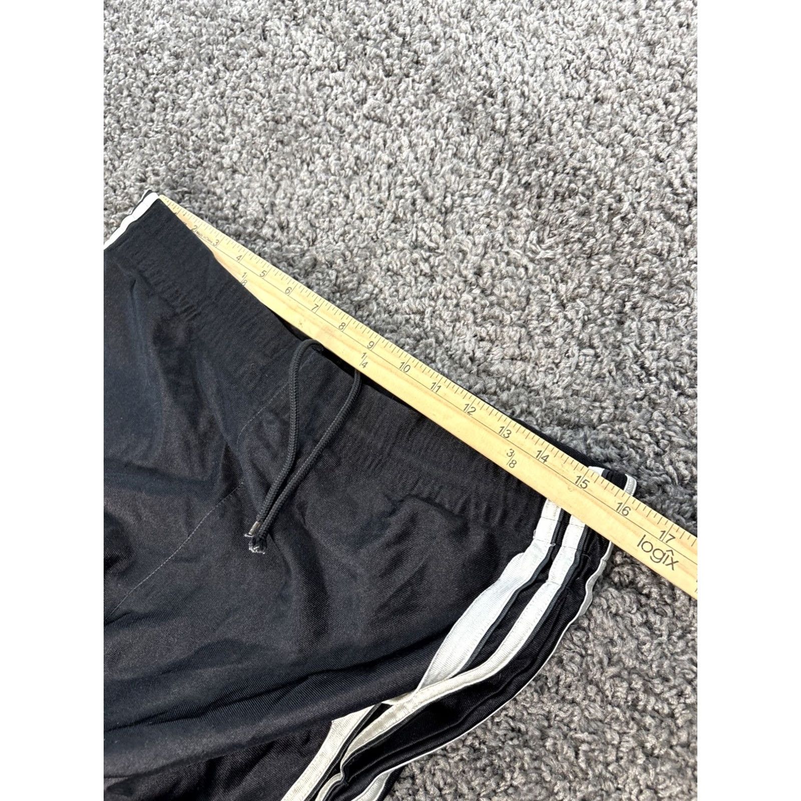 Adidas VINTAGE adidas Basketball Shorts Mens L Black Striped 90s Sports Athletic Baggy Y2K Shimmer Size US 33 - 5 Thumbnail