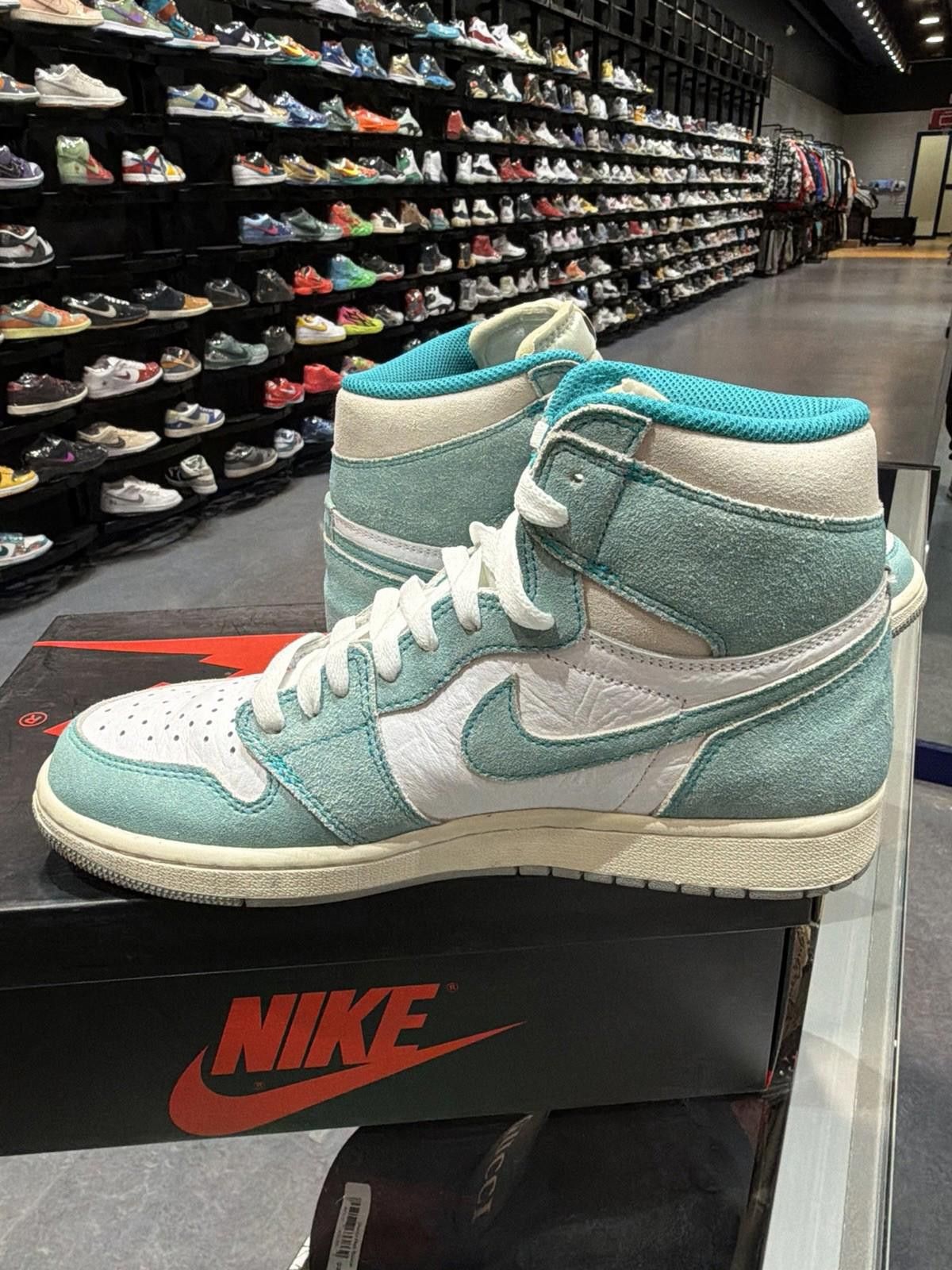 Nike Jordan 1 Retro High OG 555088-311 Size 8.5 Turbo Green Size US 8.5 / EU 41-42 - 7 Thumbnail