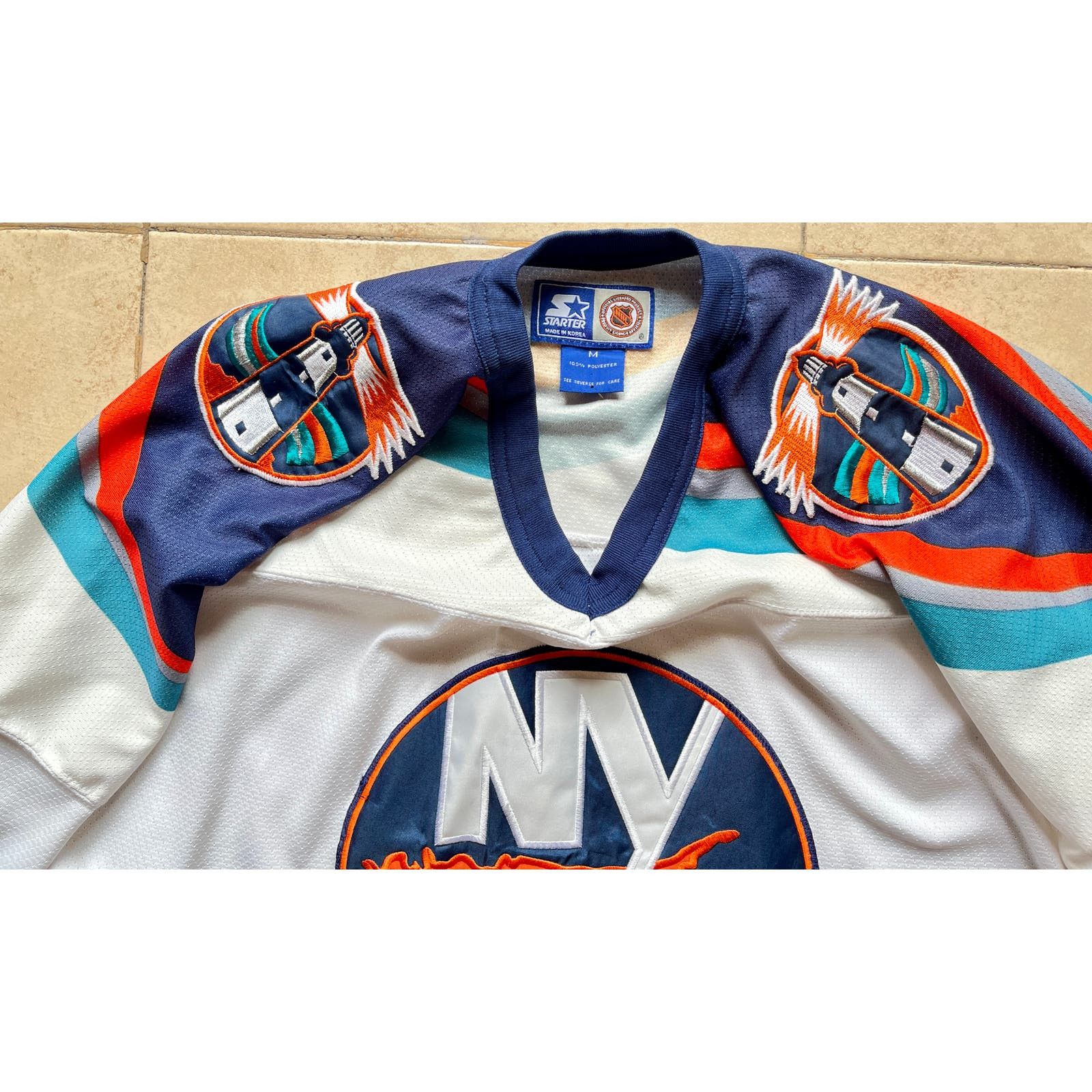 Starter RARE NY Islanders 1998 STARTER Wave jersey M white NHL vtg Size US M / EU 48-50 / 2 - 4 Thumbnail