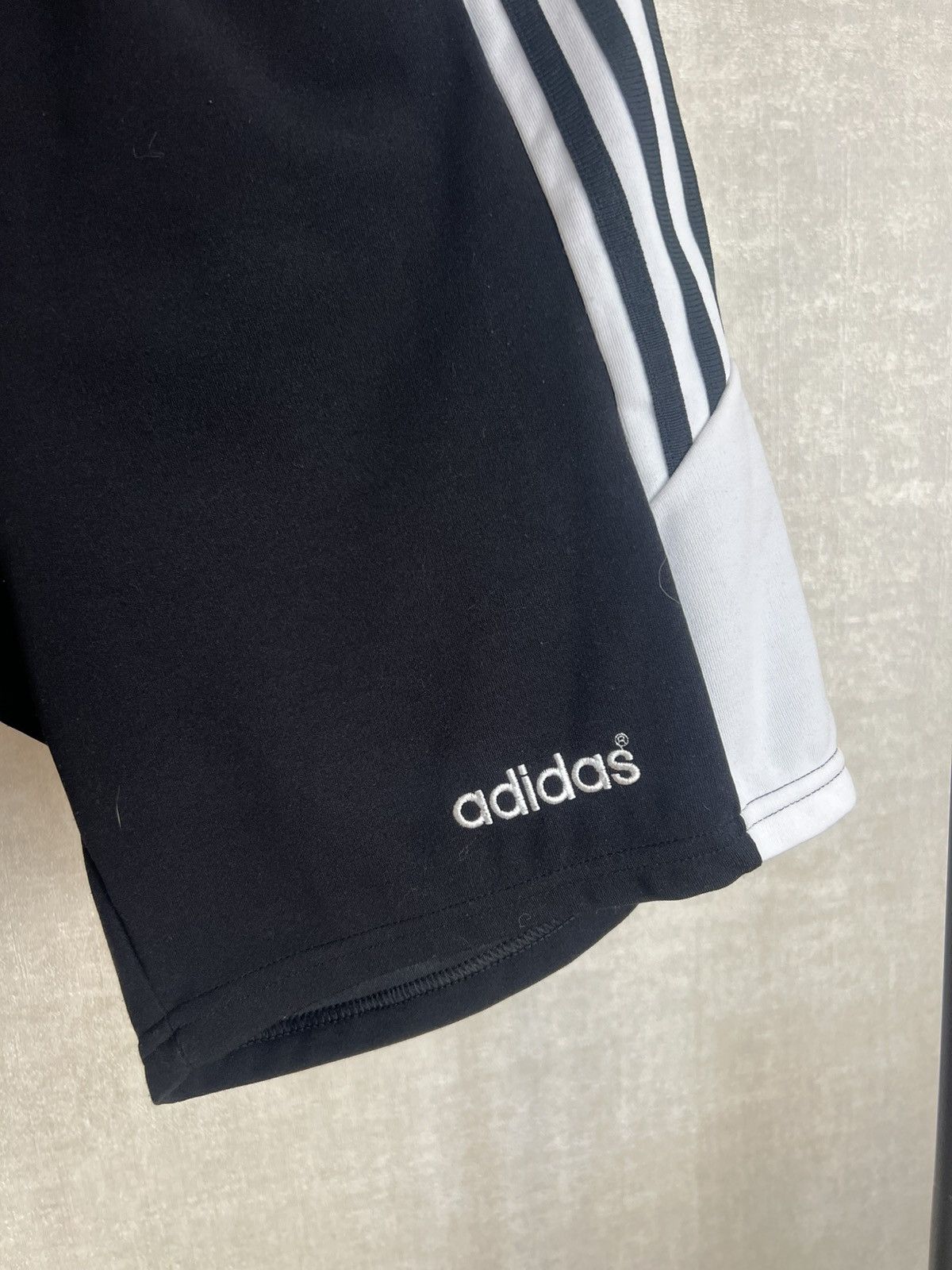 Adidas × Vintage 1997 Newcastle United adidas Football Shorts Size US 32 / EU 48 - 4 Thumbnail