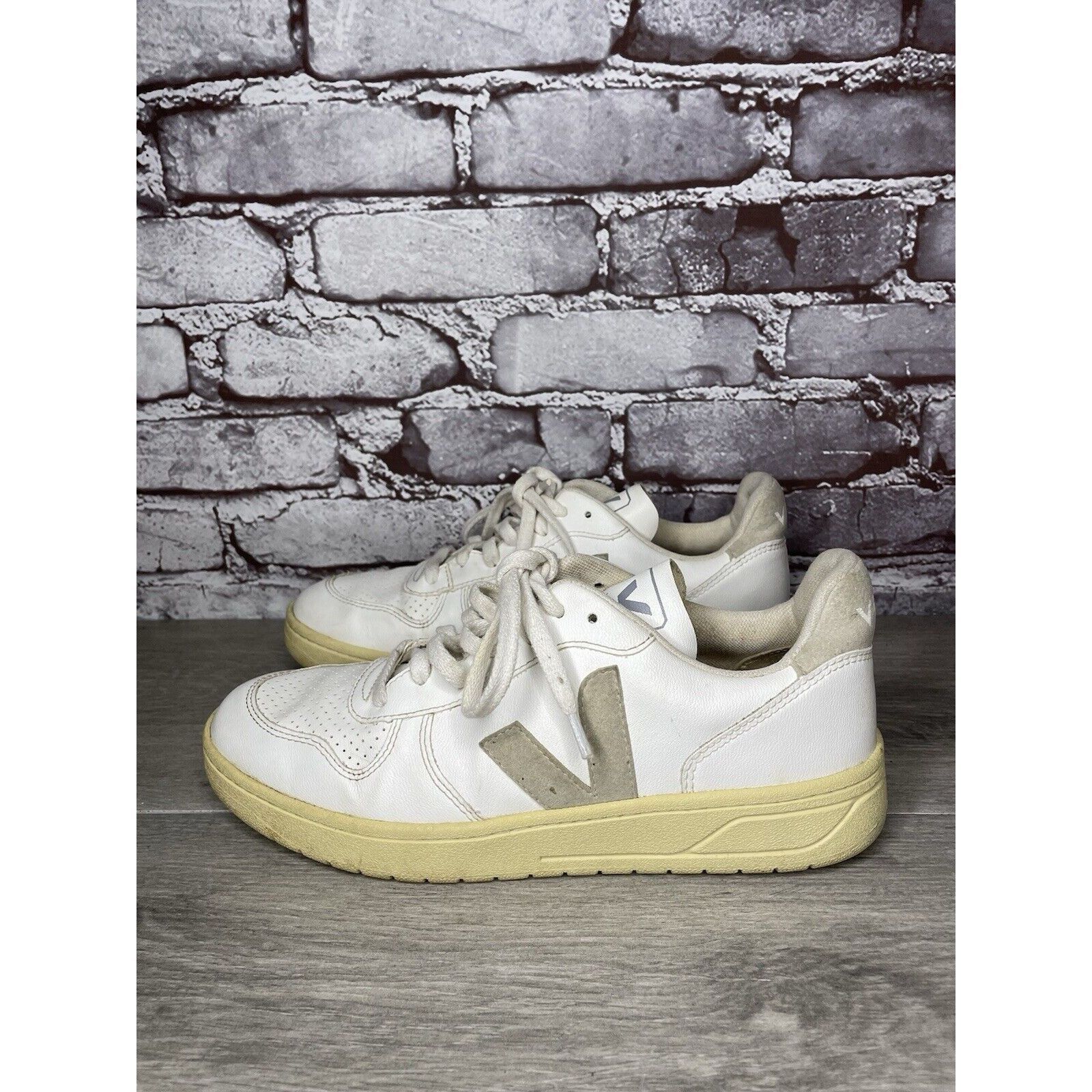 Veja L27 Veja V-12 White Leather Beige Low Top Lace Up Sneakers W Size US 9 / IT 39 - 20 Thumbnail