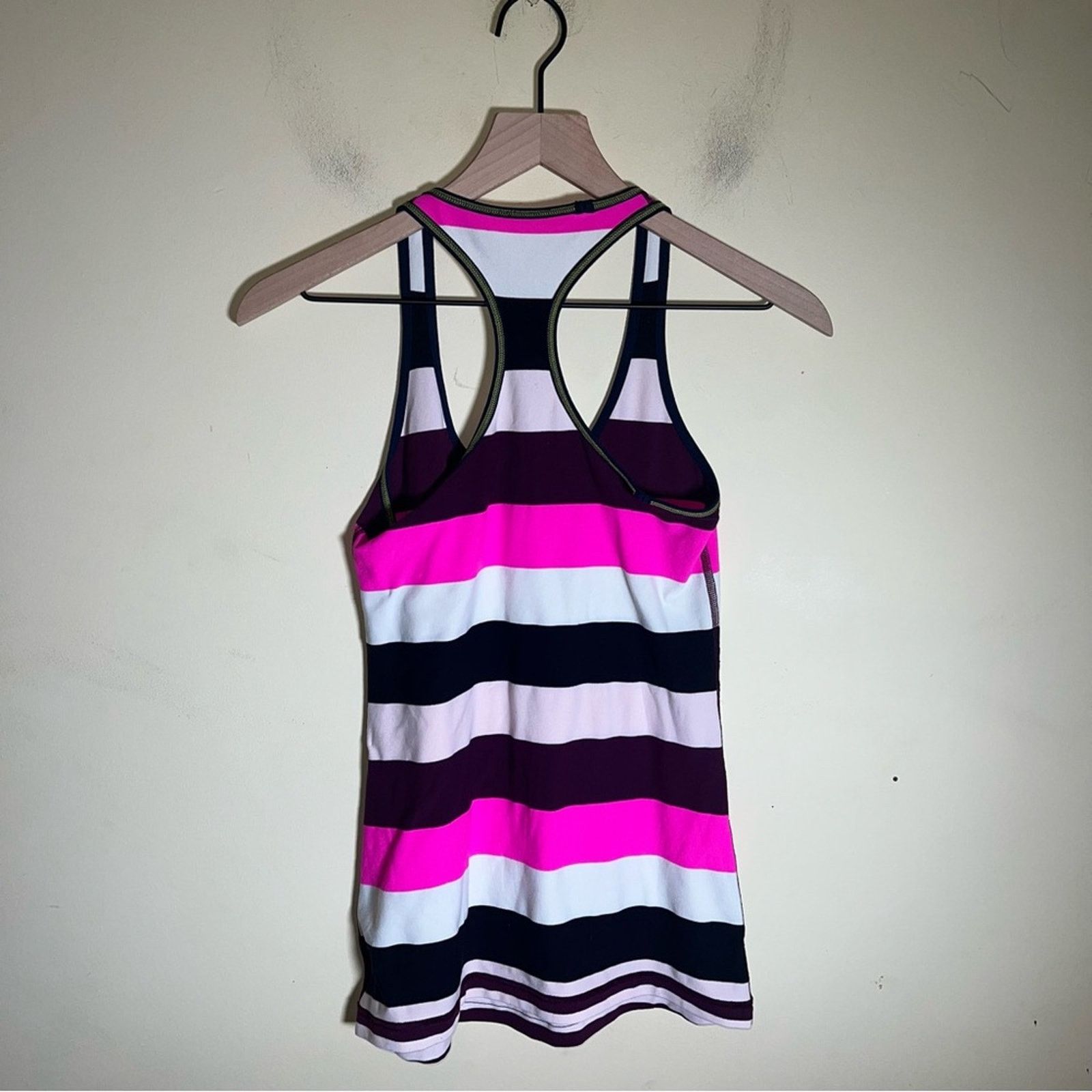 Lululemon LULULEMON bundle of two striped racerback tanks 6 Size M / US 6-8 / IT 42-44 - 4 Thumbnail