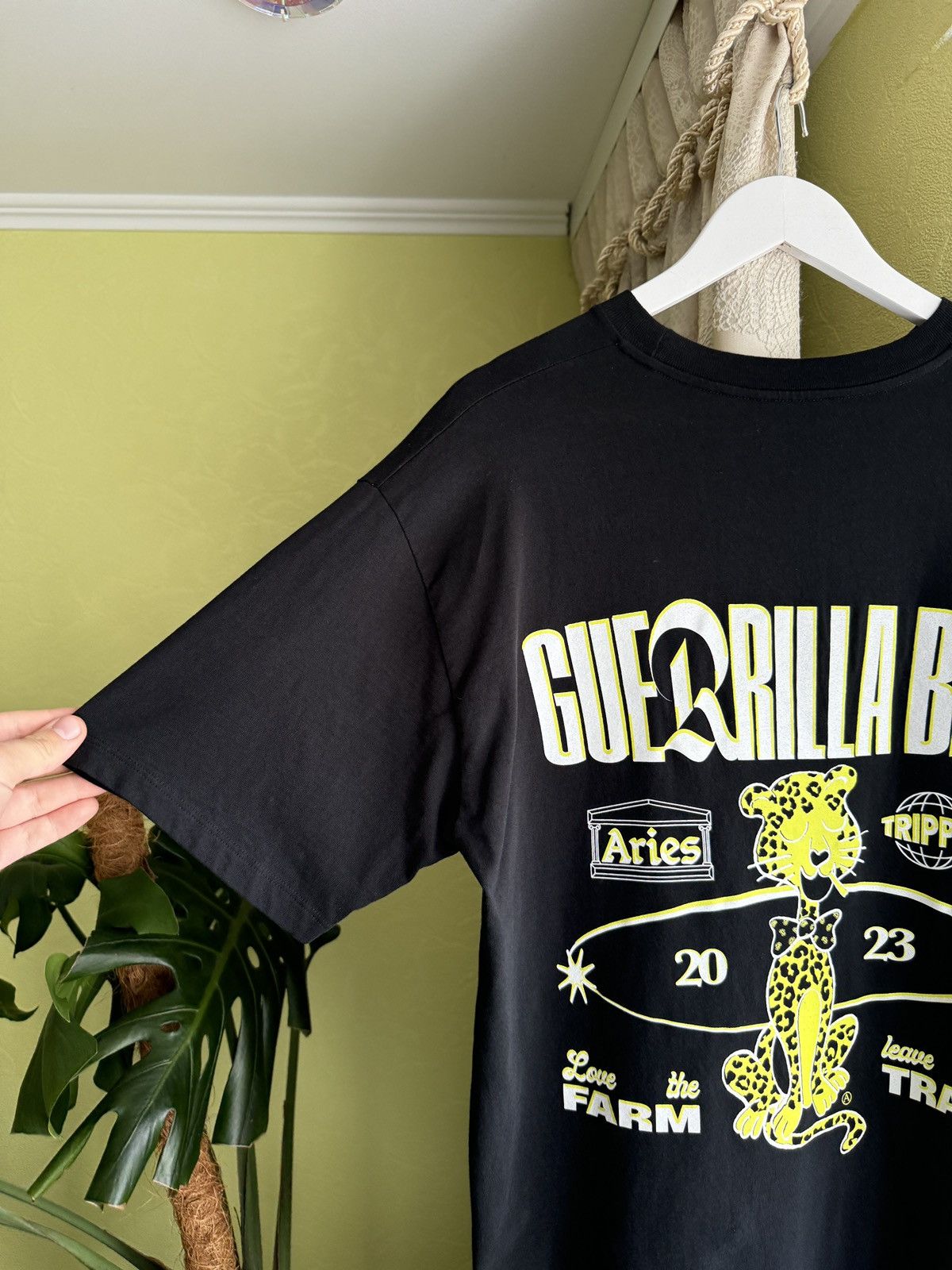 Aries Aries Trippin Guerrilla Bar T-Shirt Black Oversized Size M Size US M / EU 48-50 / 2 - 3 Thumbnail