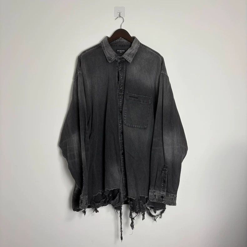 Balenciaga Balenciaga Ripped sand washed grey denim long sleeves Size US L / EU 52-54 / 3 - 1 Thumbnail