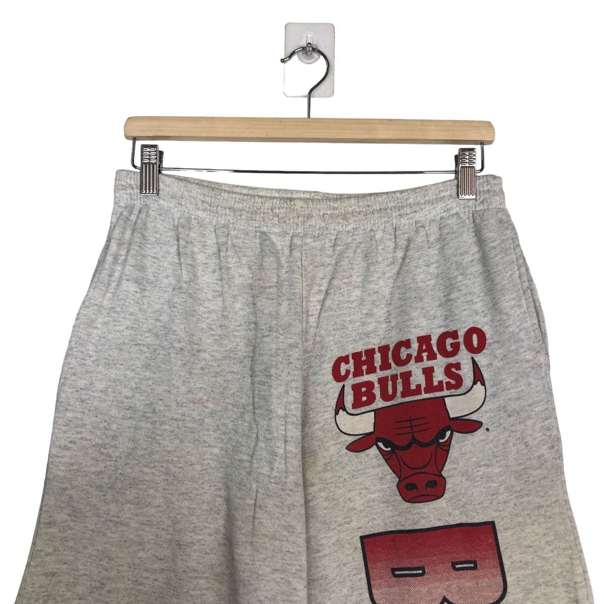 Japanese Brand 🔥90’s Chicago Bulls Sweatpants Big Logo Streetwear Size US 32 / EU 48 - 3 Thumbnail
