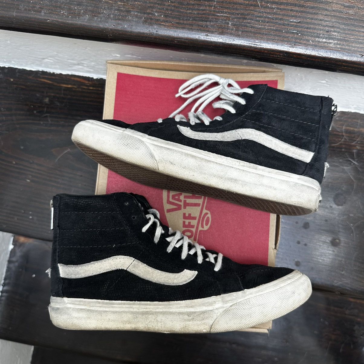 Vans Vans Sk8-hi Slim Zip Lizard Emboss Black Suede Scotchguard Size US 6 / IT 36 - 2 Thumbnail