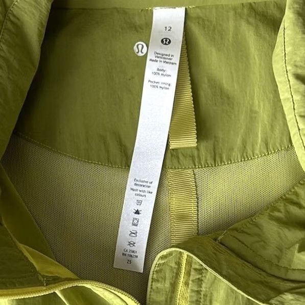 Lululemon Lightweight Hooded Jacket Yellow Serpentine Womens 12 Size XL / US 12-14 / IT 48-50 - 8 Thumbnail