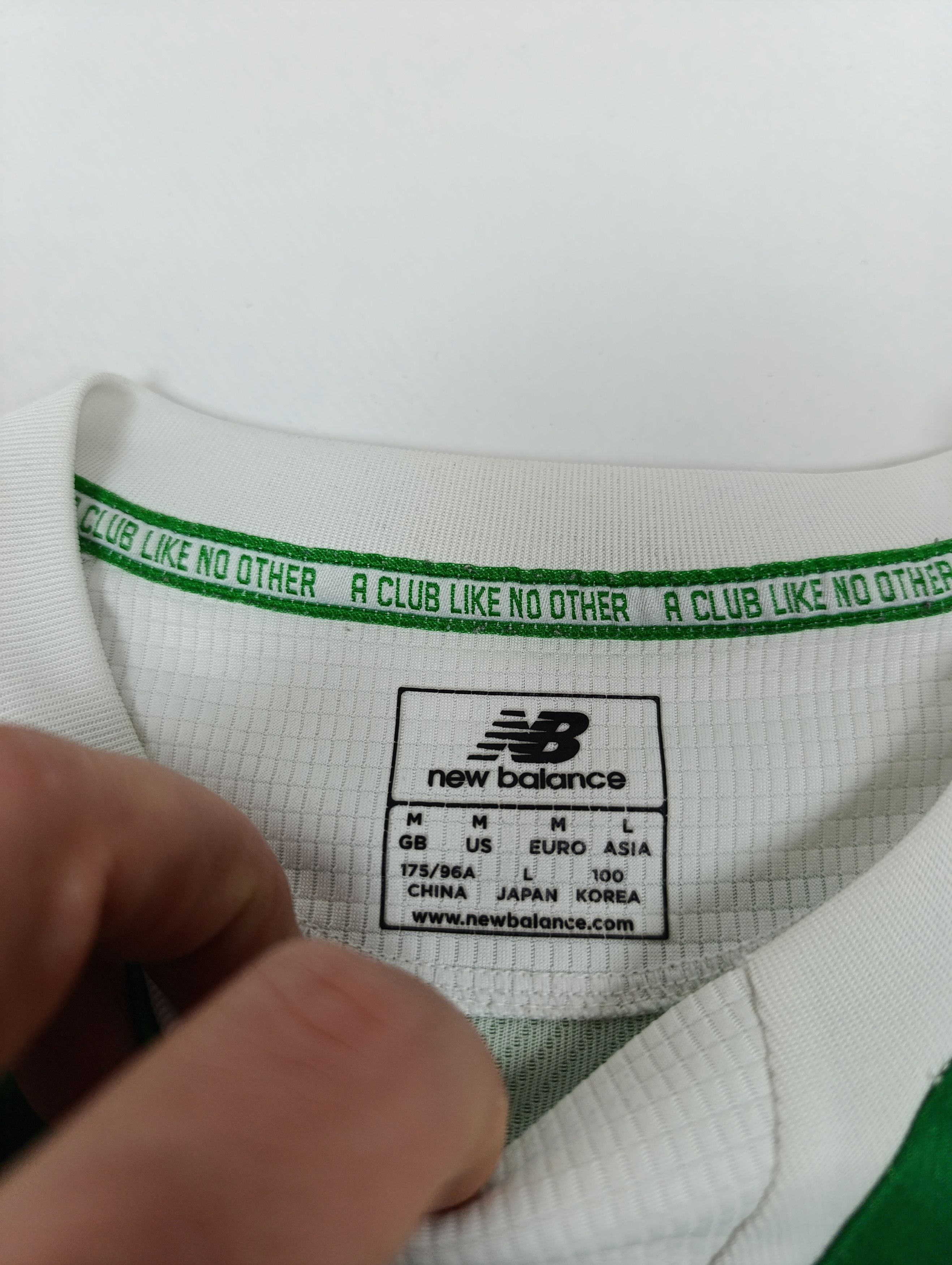 New Balance NEW BALANCE CELTIC HOME LONG SLEEVE JERSEY 2015 - 2016 Size US M / EU 48-50 / 2 - 8 Thumbnail