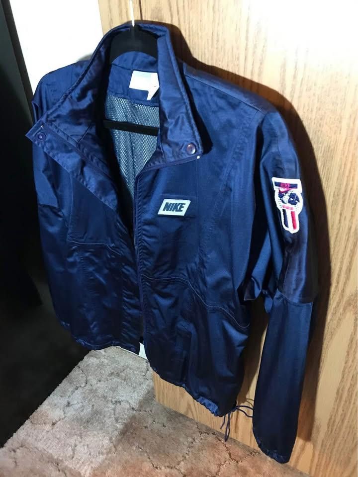 Nike Vintage Nike Silver Tag International Jacket! Size M Size US M / EU 48-50 / 2 - 5 Thumbnail