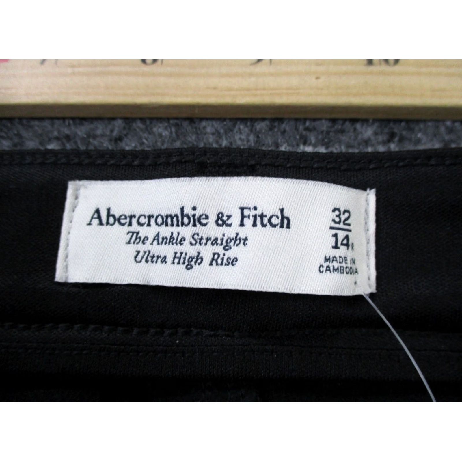 Abercrombie & Fitch Abercrombie Fitch Pants Womens 14 32/ Faux Leather Straight Ultra High Rise NEW Size 36" / US 14 / IT 50 - 7 Thumbnail