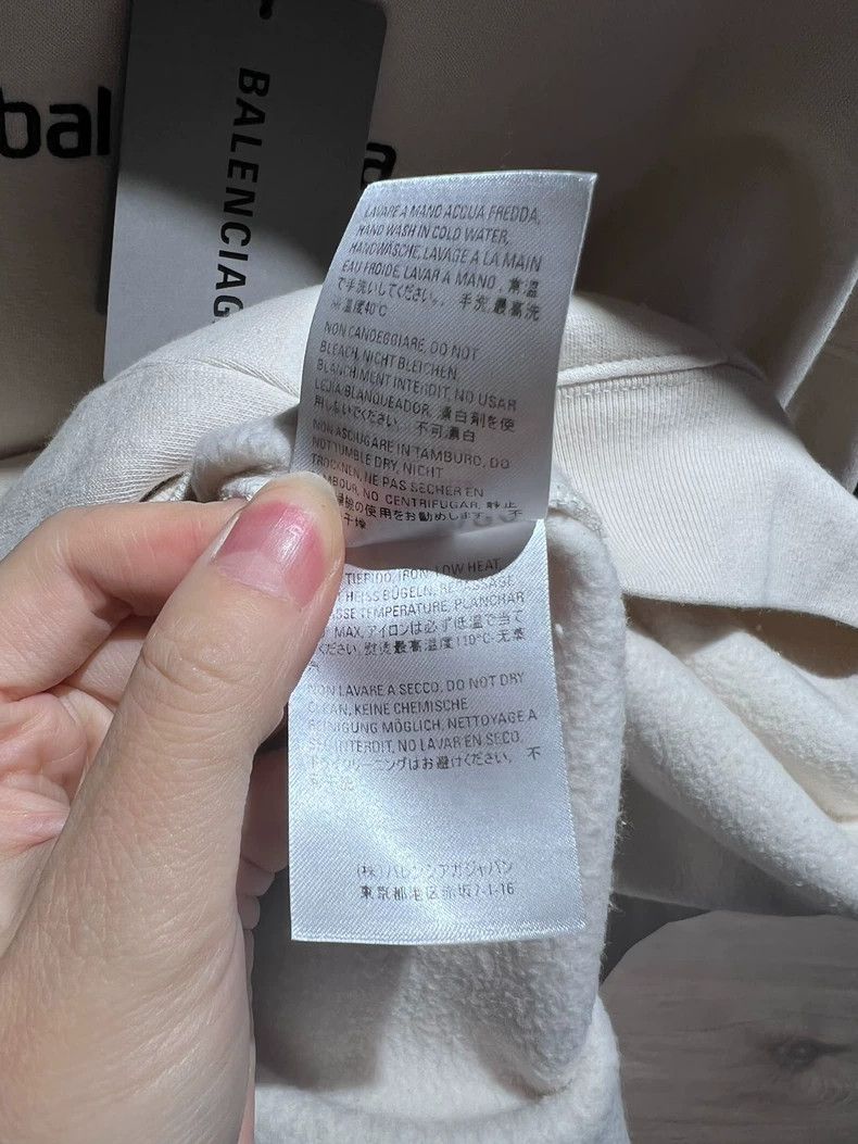 Balenciaga Balenciaga Beige Embroidered Letter Logo Hoodie Size S New Size US S / EU 44-46 / 1 - 6 Thumbnail