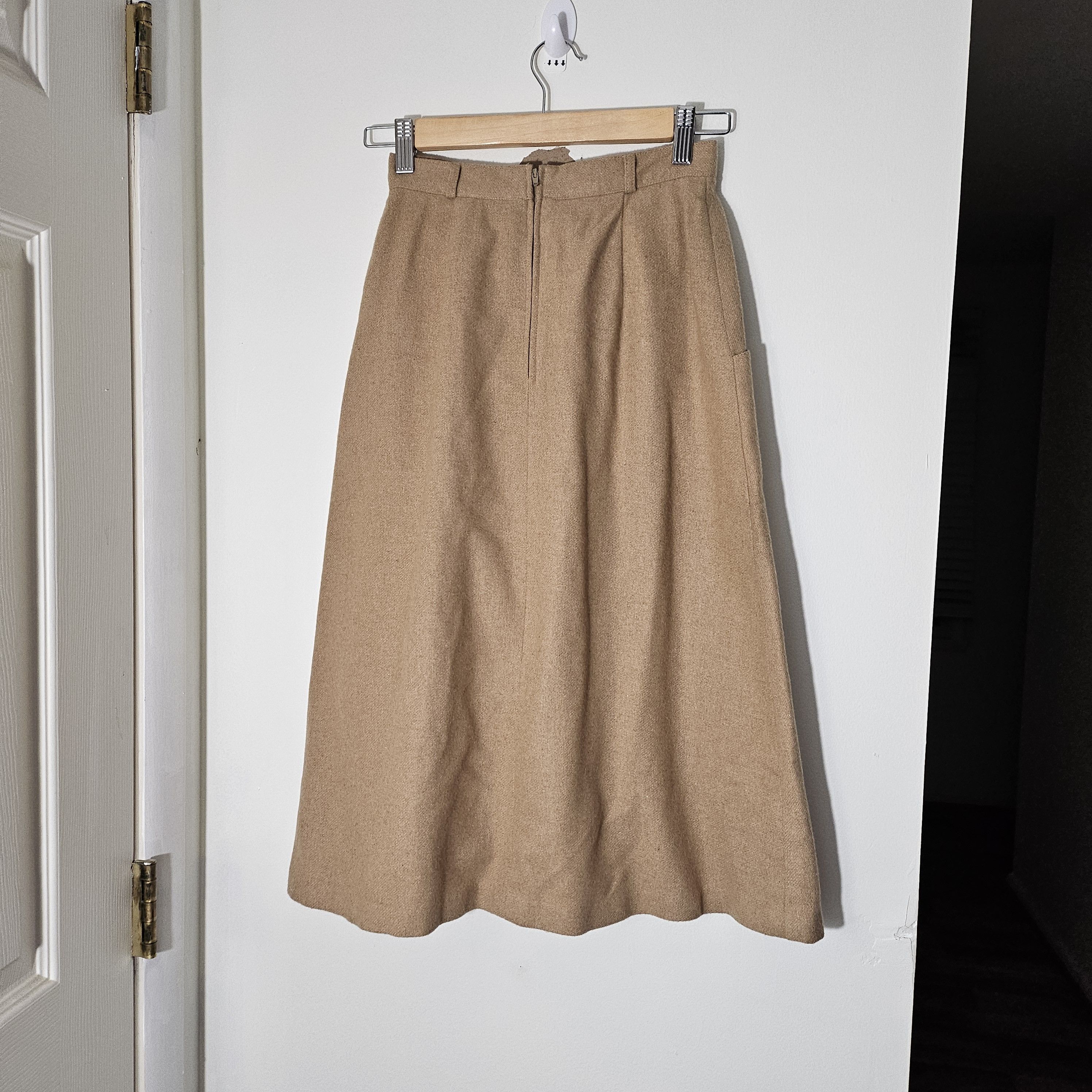 Vintage Vintage Regatta Sport wool midi skirt, tan, size 5 Size 23" - 2 Thumbnail