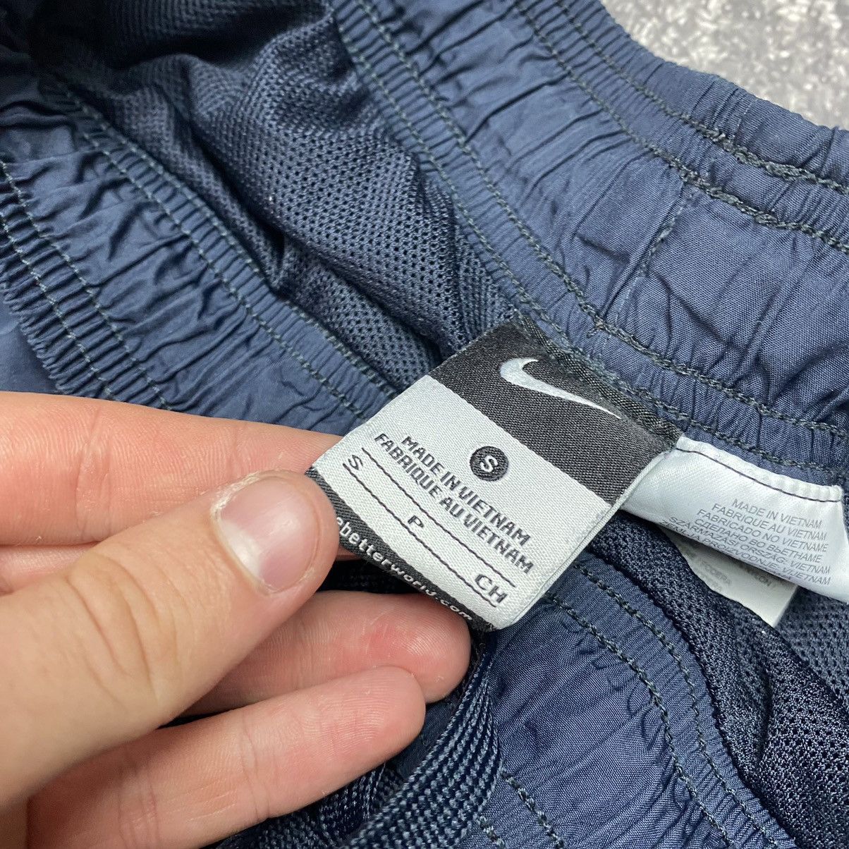 Vintage Vintage 00’s Nike Drill Y2k Nylon Big logo pants Size US 30 / EU 46 - 7 Thumbnail