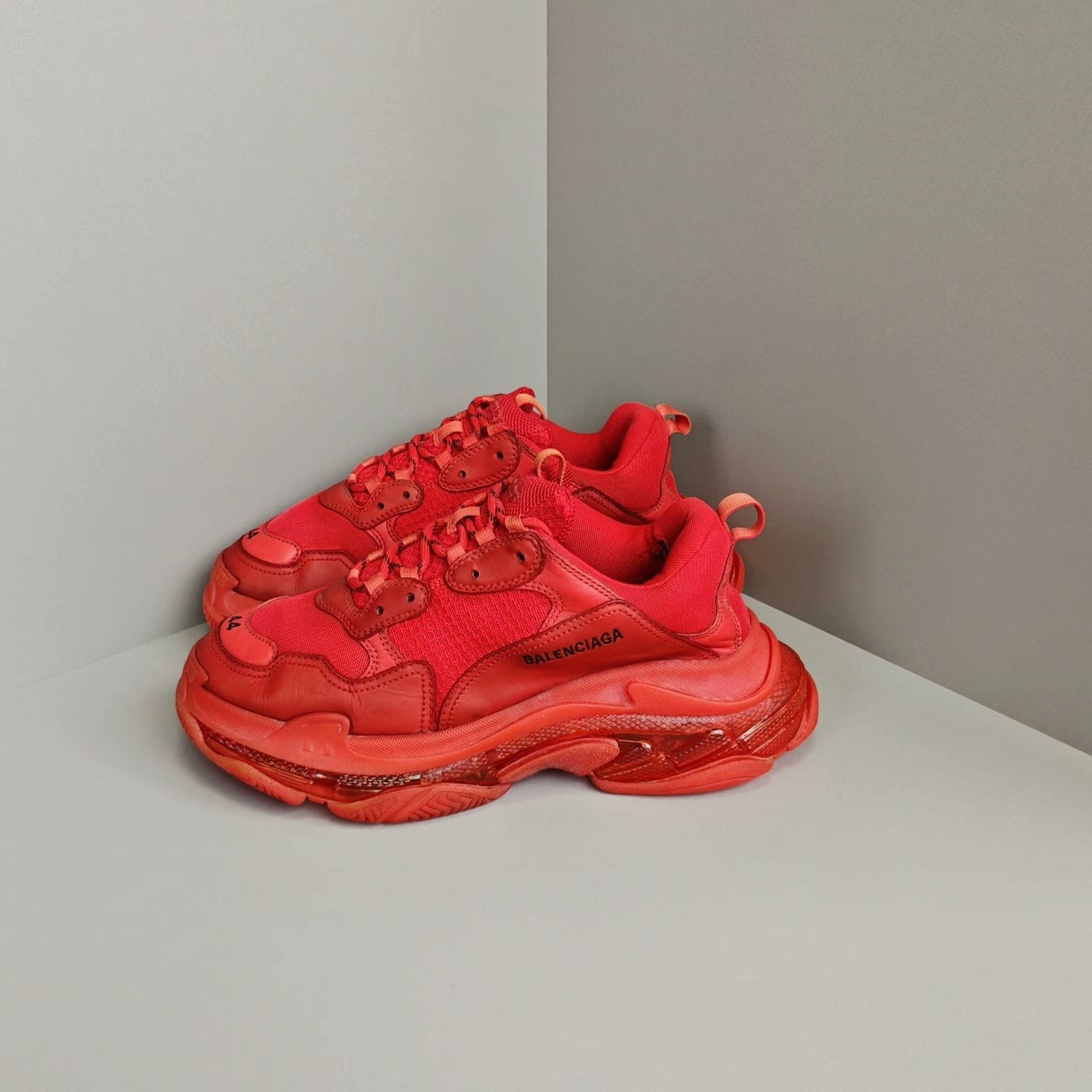 Balenciaga Balenciaga Lowtop Sneakers 11 Men Size US 11 / EU 44 - 1 Thumbnail