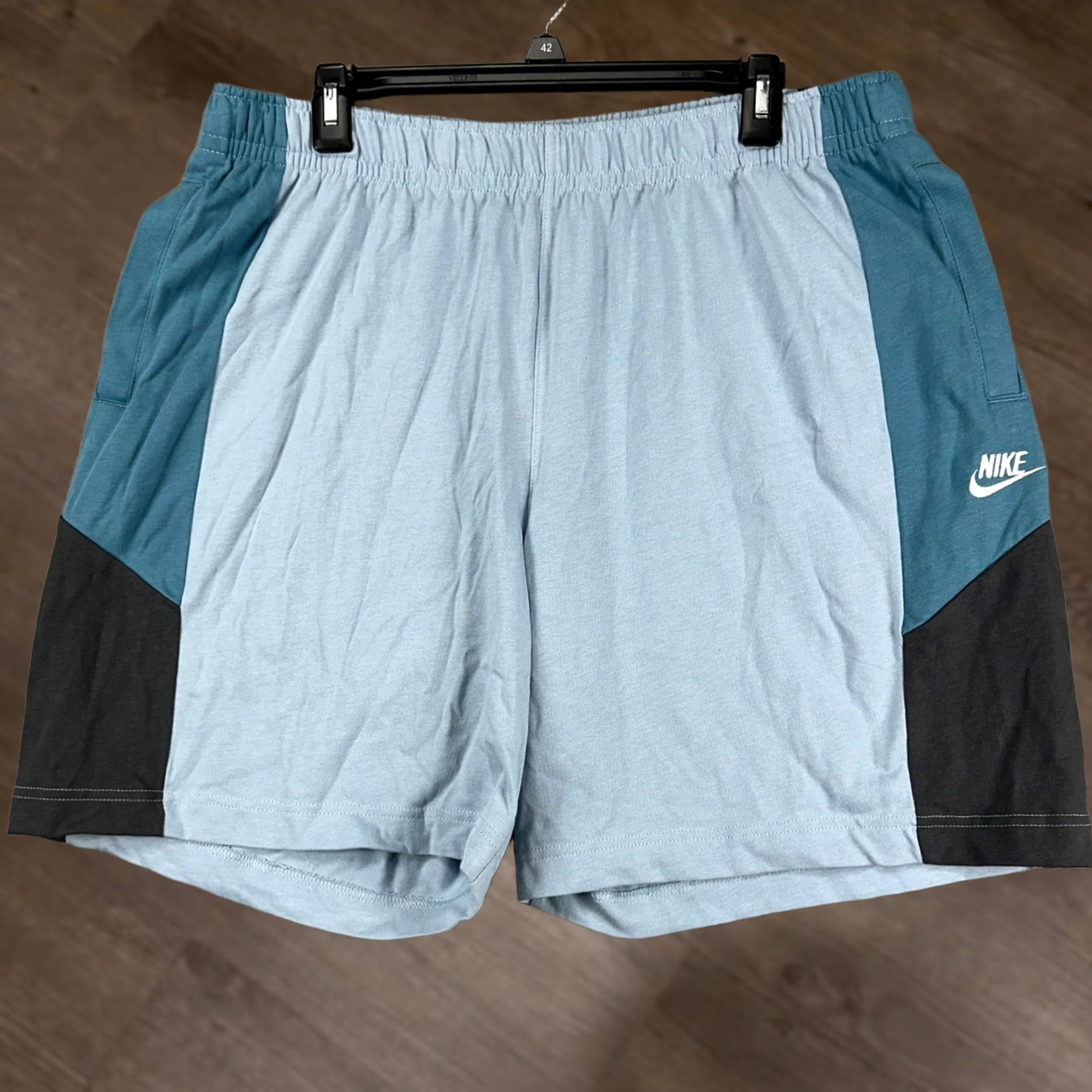 Nike Nike Mens Athletic Shorts XL Blue Colorblock Standard Fit Elastic Waist Logo NEW Size US 36 / EU 52 - 1 Thumbnail