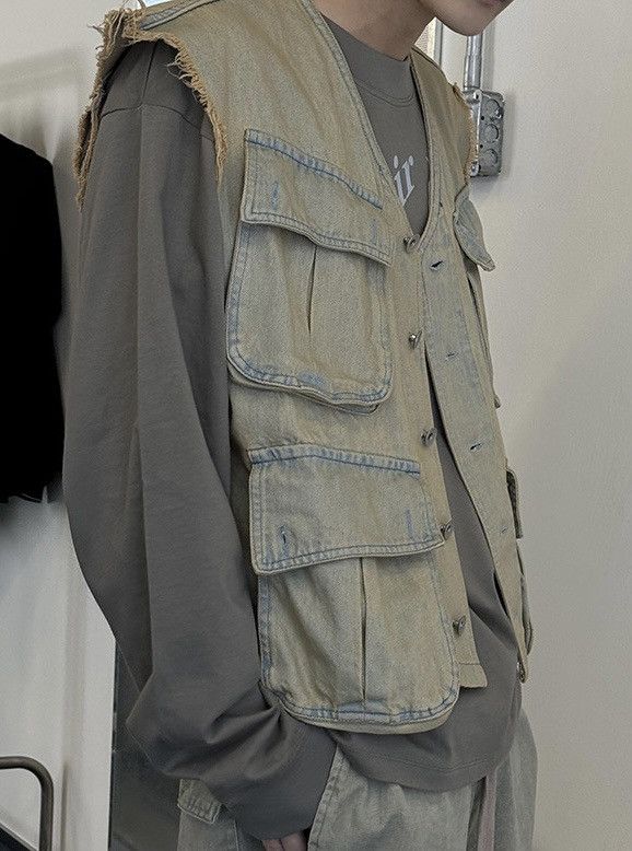 Japanese Brand × Vintage Outdoor retro faded multi pocket distressed vest jacket Size US L / EU 52-54 / 3 - 5 Thumbnail