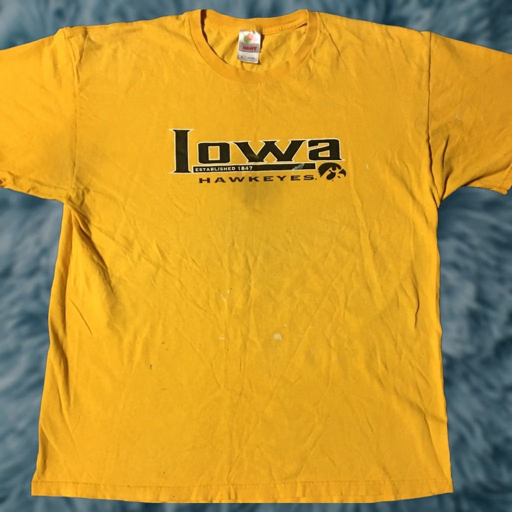 Thrasher VINTAGE Iowa Hawkeyes Faded Paint Shirt XL Track Grunge PE College School Punk 90s Size US XL / EU 56 / 4 - 1 Thumbnail