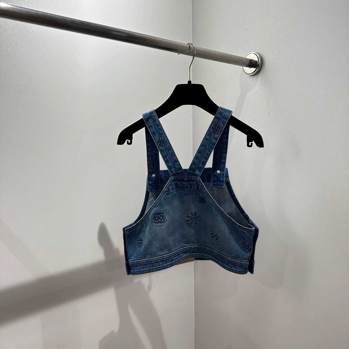 Chanel Chanel Camellia Logo Denim Vest Women's 34 apr609 Size XS / US 0-2 / IT 36-38 - 2 Thumbnail