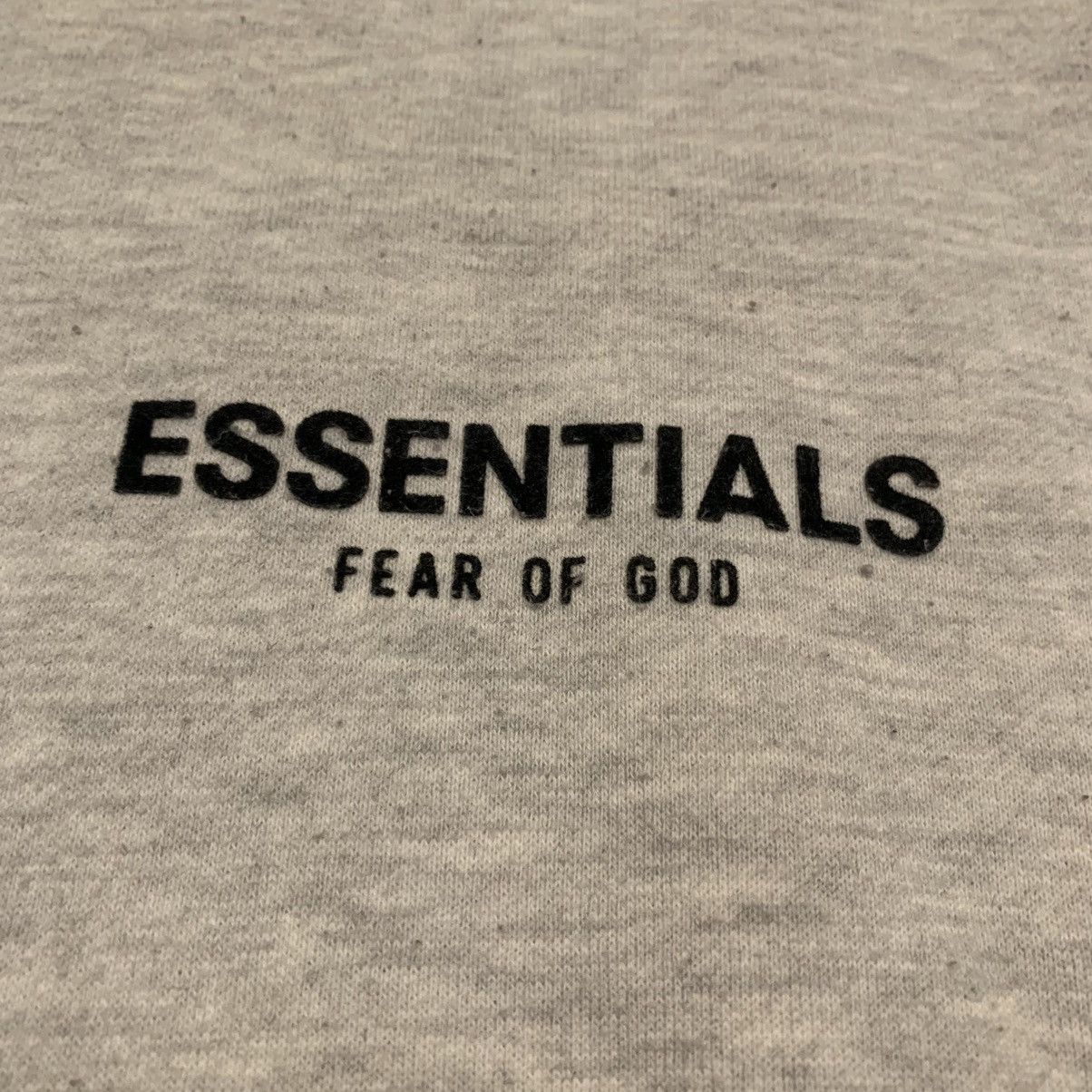 Fear of God Fear of God Essentials Crewneck Grey Size S Size US S / EU 44-46 / 1 - 4 Thumbnail