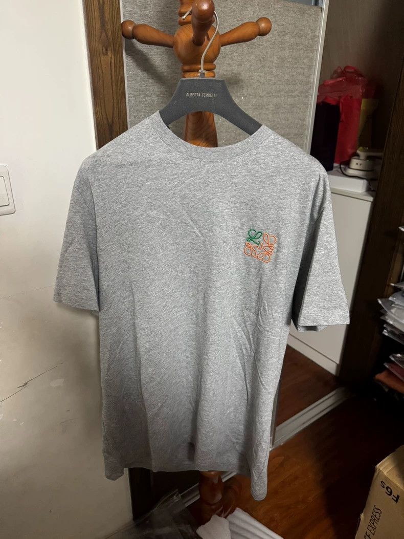 Loewe LOEWE Gray logo short sleeves Size L / US 10 / IT 46 - 1 Thumbnail