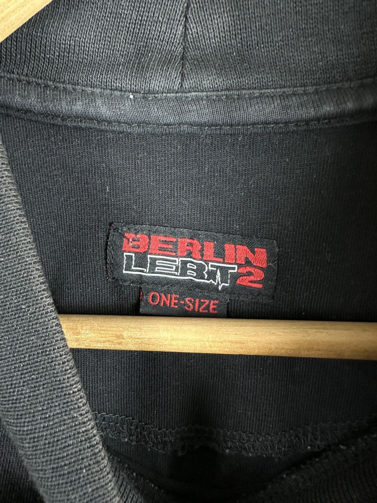 Rap Tees Berlin lebt 2 rap German album longsleeve tee T-shirt Size US L / EU 52-54 / 3 - 5 Thumbnail