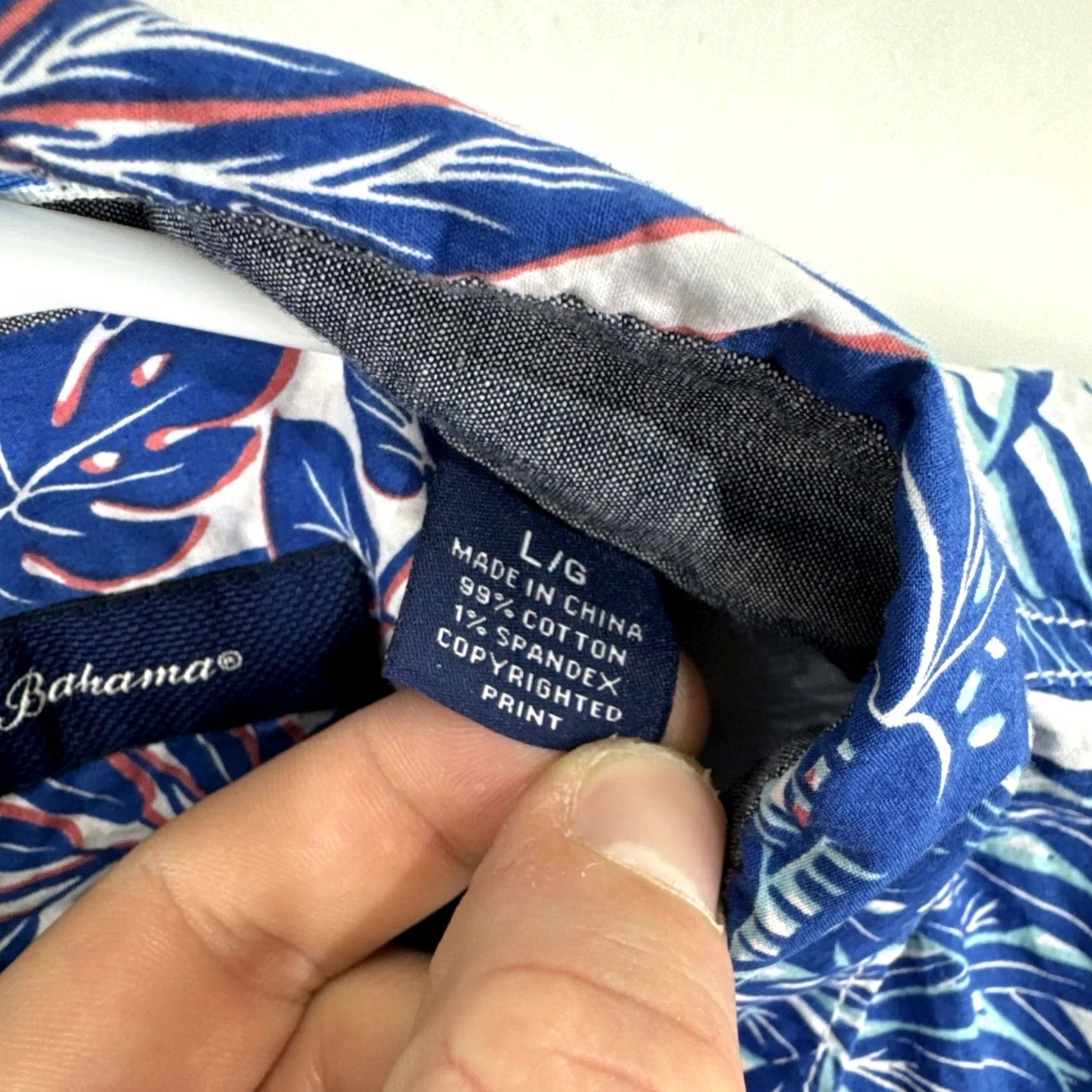 Tommy Bahama Tommy Bahama Mens L Blue Floral Print Button Down Short Sleeve Hawaiian Shirt - Regular Fit Size US L / EU 52-54 / 3 - 3 Thumbnail
