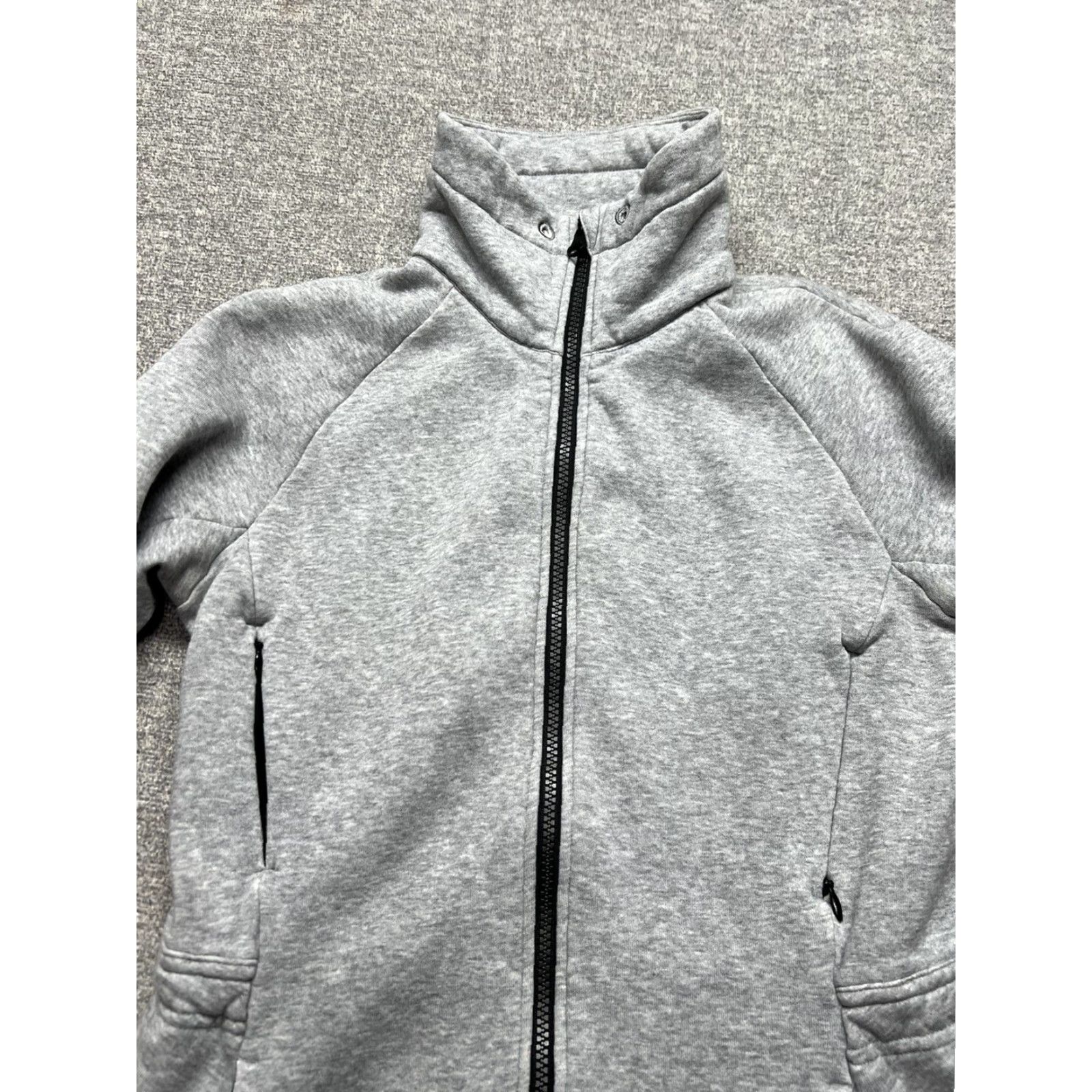 Lululemon Lululemon Insculpt Jacket Full Zip Mockneck Heather Gray Size 4 - Activewear Jacket Women, Gray, Regular, Fitted, Long Sleeve, Cotton Blend, 90s? Size S / US 4 / IT 40 - 2 Thumbnail
