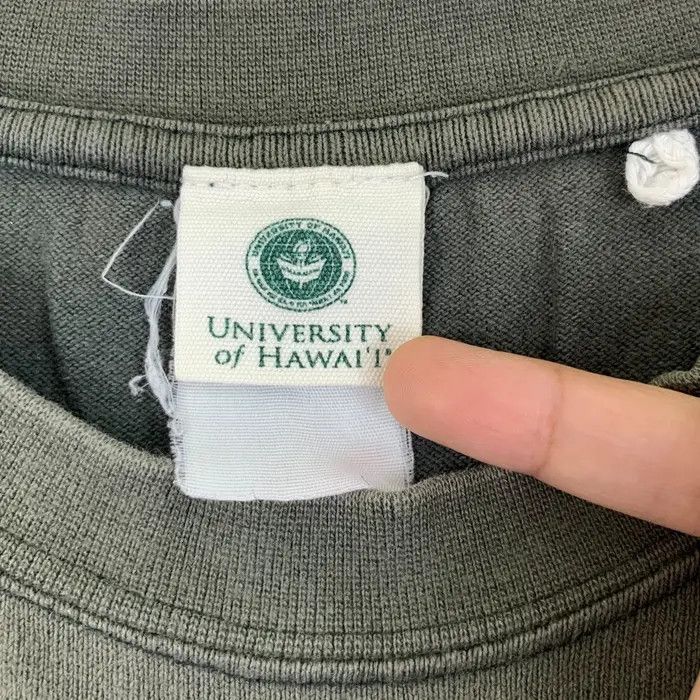 Vintage Vintage UNIVERSITY OF HAWAII Natural Faded Thrashed TeeShirt Size US S / EU 44-46 / 1 - 7 Thumbnail