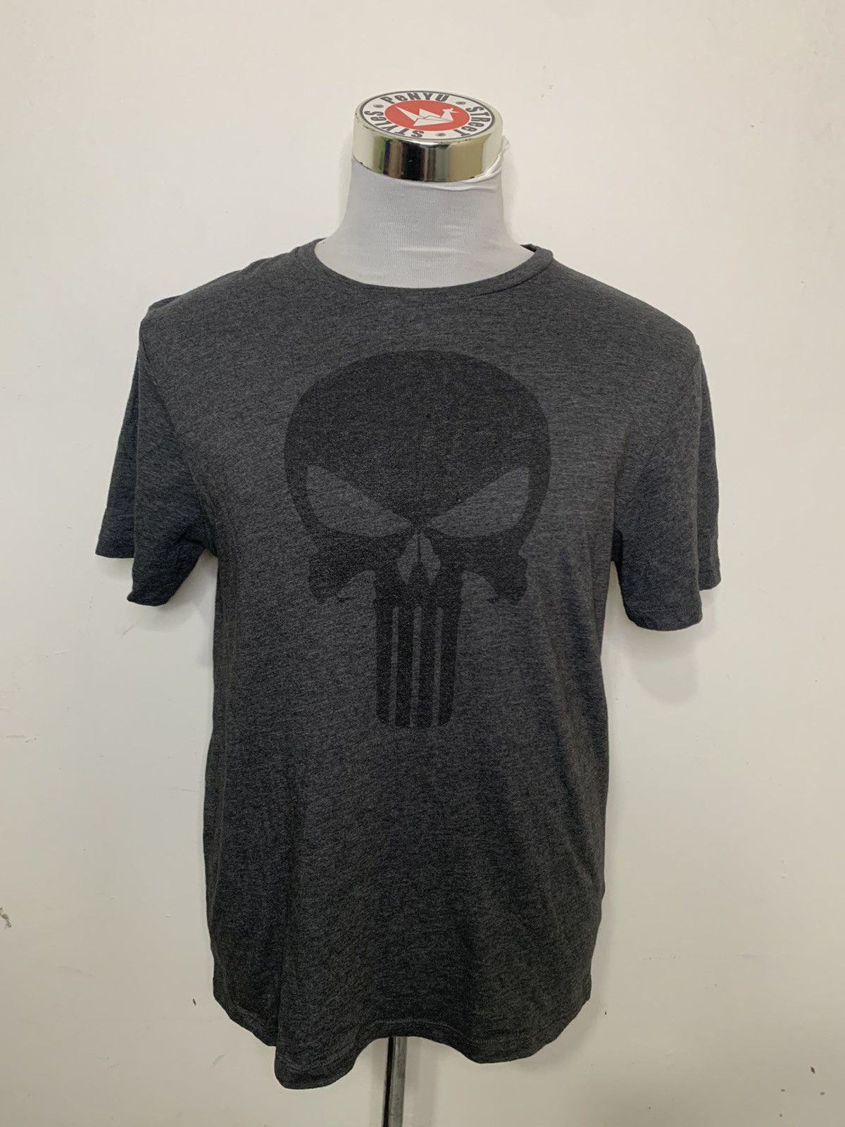 Old Navy The Punisher Skull Old Navy Marvel Size US M / EU 48-50 / 2 - 1 Thumbnail