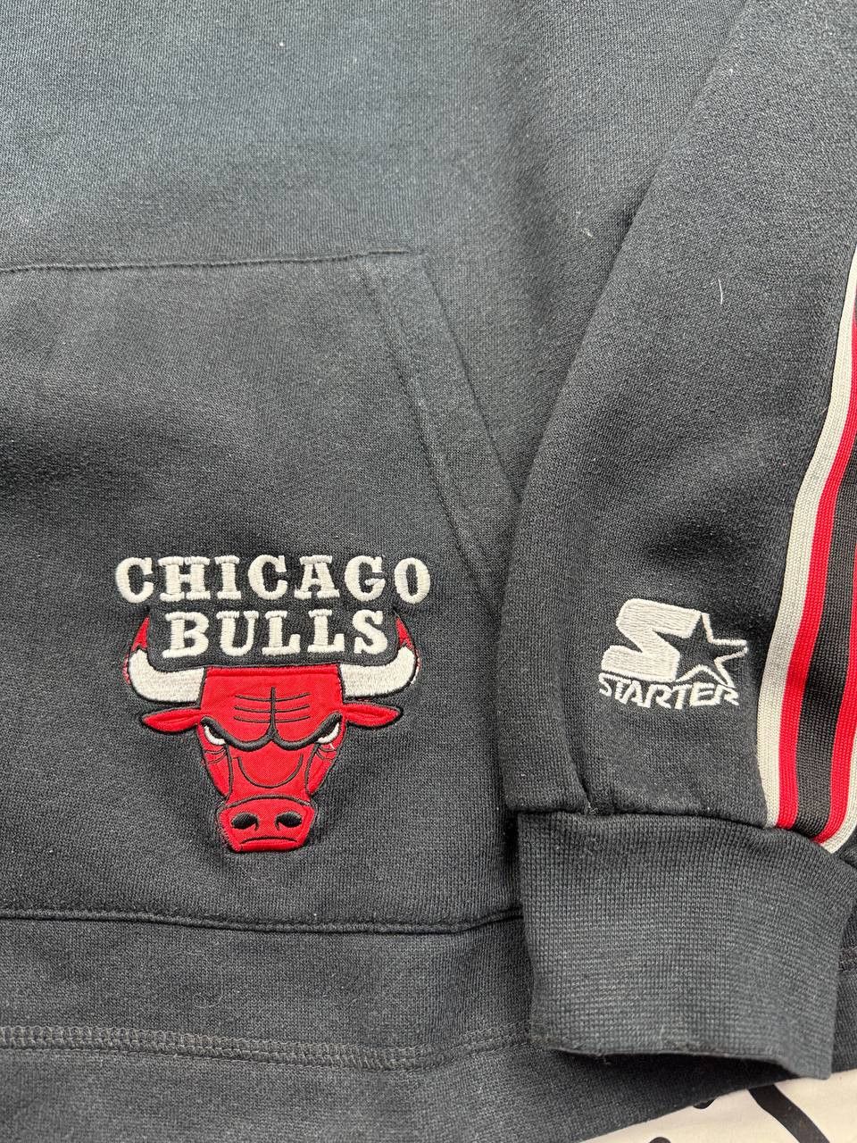 Starter Vintage 90s Chicago Bulls Starter sweatshirt NBA Size XL Size US XL / EU 56 / 4 - 4 Thumbnail
