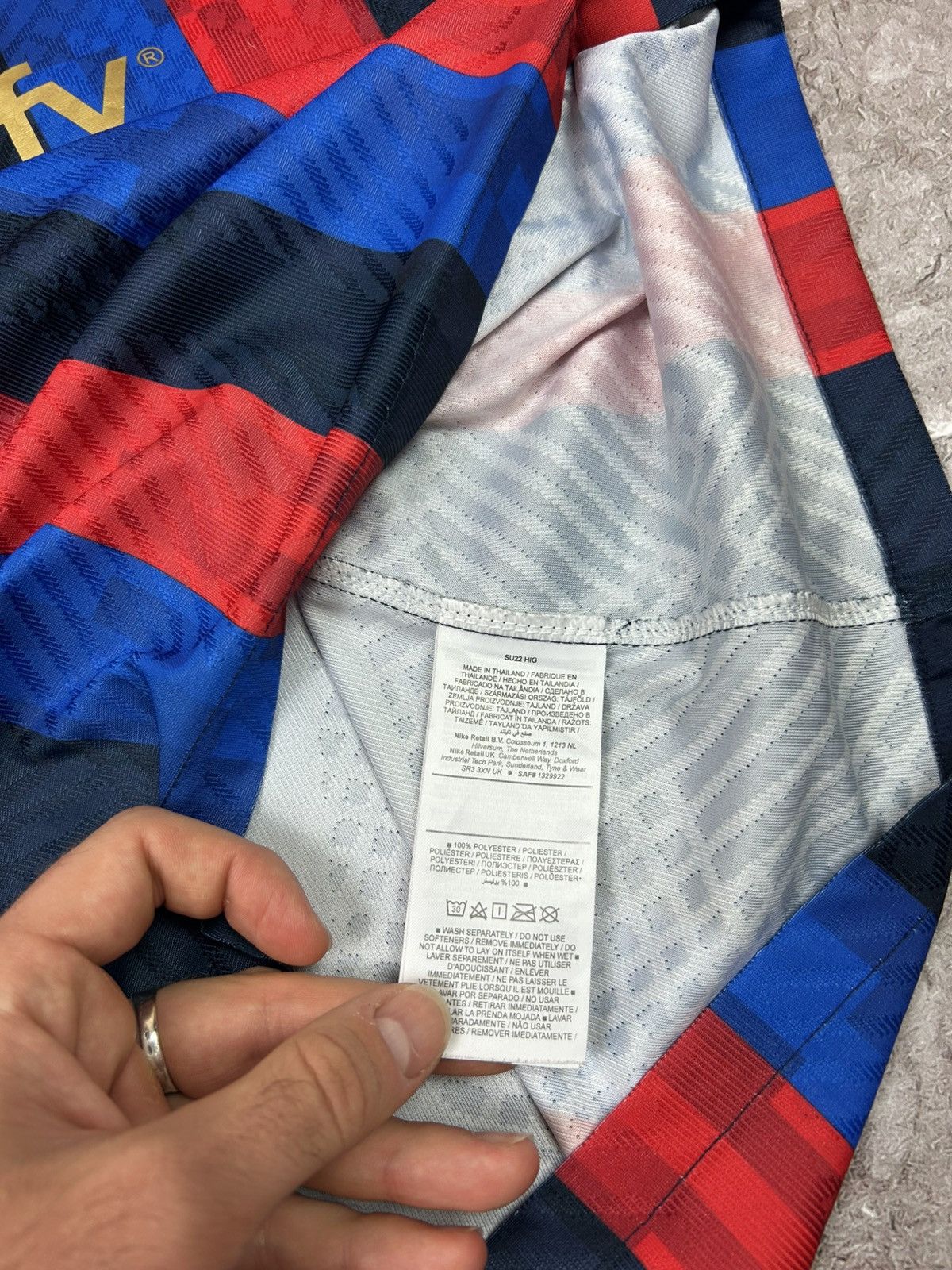 Nike Nike F.C Barcelona Soccer Jersey Size Xl Size US XL / EU 56 / 4 - 7 Thumbnail
