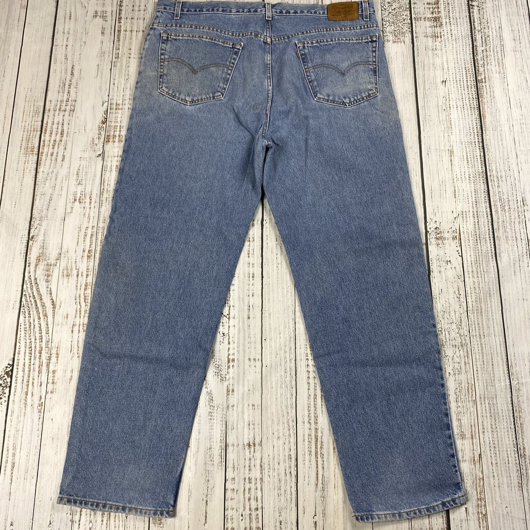 Levi's VINTAGE Levi's 540 Jeans Relaxed Fit 44x32 Blue Light Wash USA Mens Size US 44 / EU 60 - 6 Thumbnail