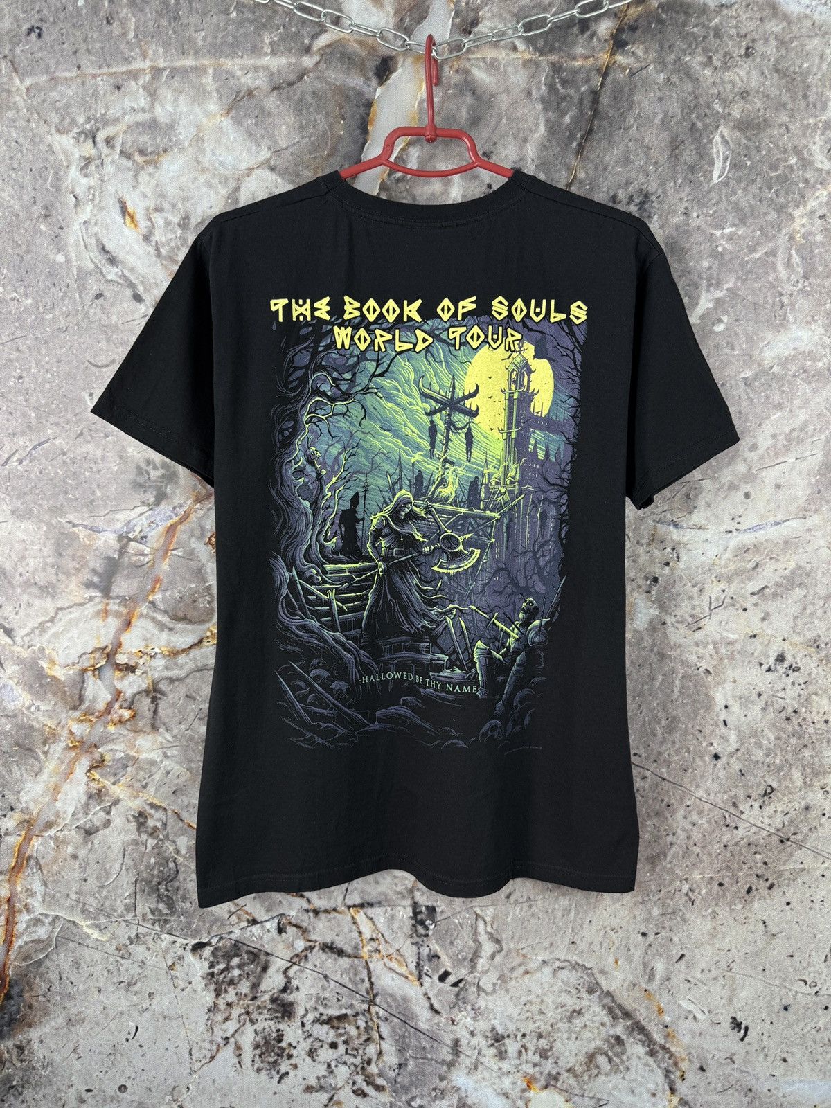 Iron Maiden Men’s Iron Maiden World Tour 2017 T-Shirt Size Medium Size US M / EU 48-50 / 2 - 13 Thumbnail