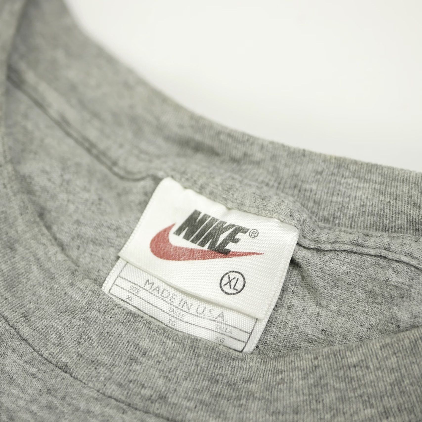 Nike VINTAGE Nike Shirt Mens XL Gray Swoosh Logo Made in USA Crewneck Tee 90s T-Shirt Size US XL / EU 56 / 4 - 3 Thumbnail