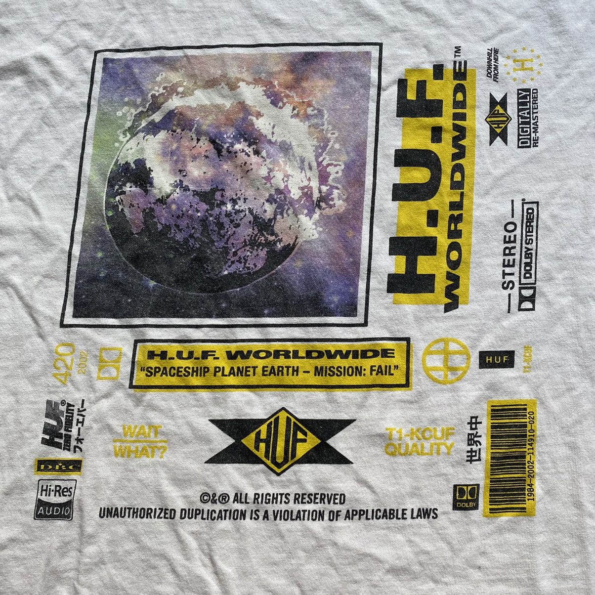 Huf HUF WORLDWIDE SPACESHIP PLANET EARTH CRAZY PRINT T SHIRT Size US XL / EU 56 / 4 - 3 Thumbnail