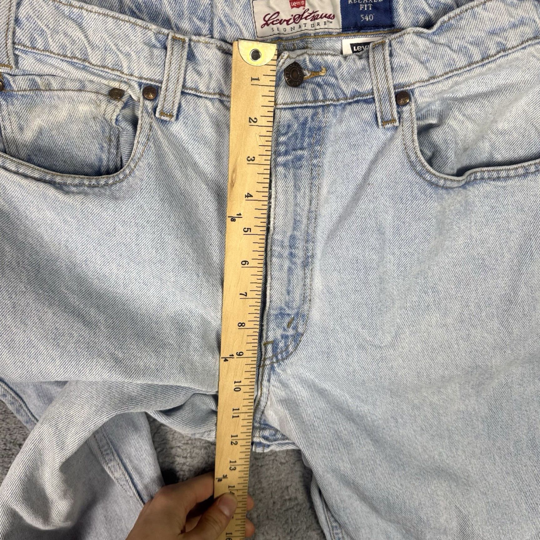 Levi's VINTAGE Levi's 540 Jeans Mens 34x29 Lightwash Denim 90s Relaxed Blue 5-Pocket Mens Regular Jeans US 90s Men Size US 34 / EU 50 - 6 Thumbnail