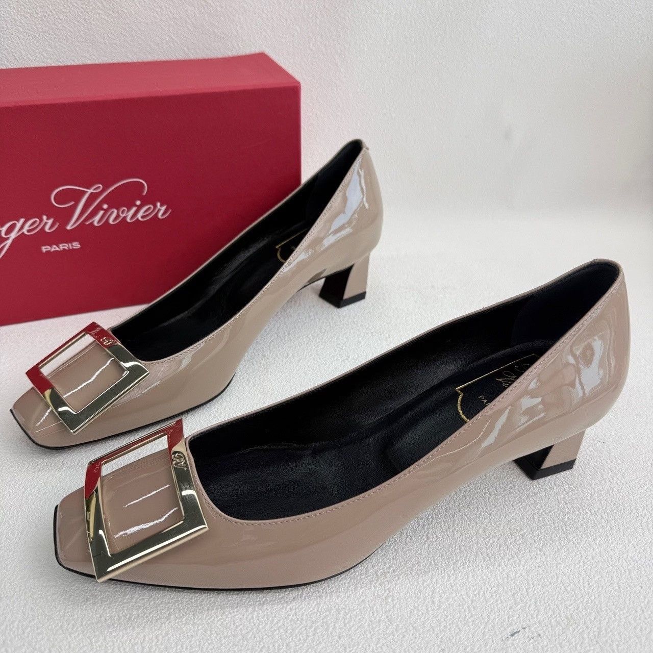 Roger Vivier Roger Vivier Retro Gray Lowtop Sneakers us_6-5 Women Size US 6.5 / IT 36.5 - 1 Thumbnail