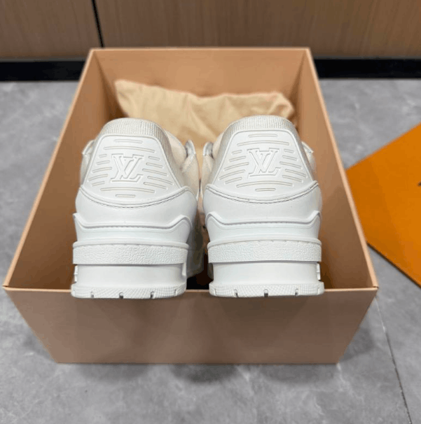Louis Vuitton Louis Vuitton Low-Top Sneakers Size US 6 / IT 36 - 3 Thumbnail